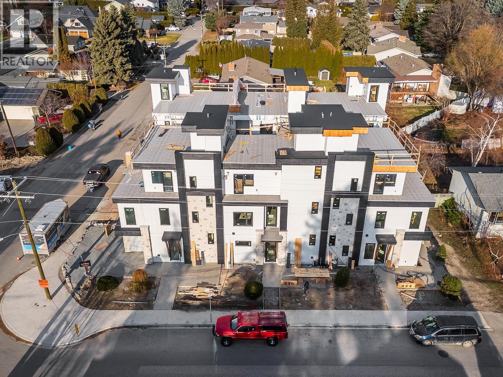 4499 Walker Road, Kelowna, British Columbia  V1W 1G8 - Photo 5 - 10374035