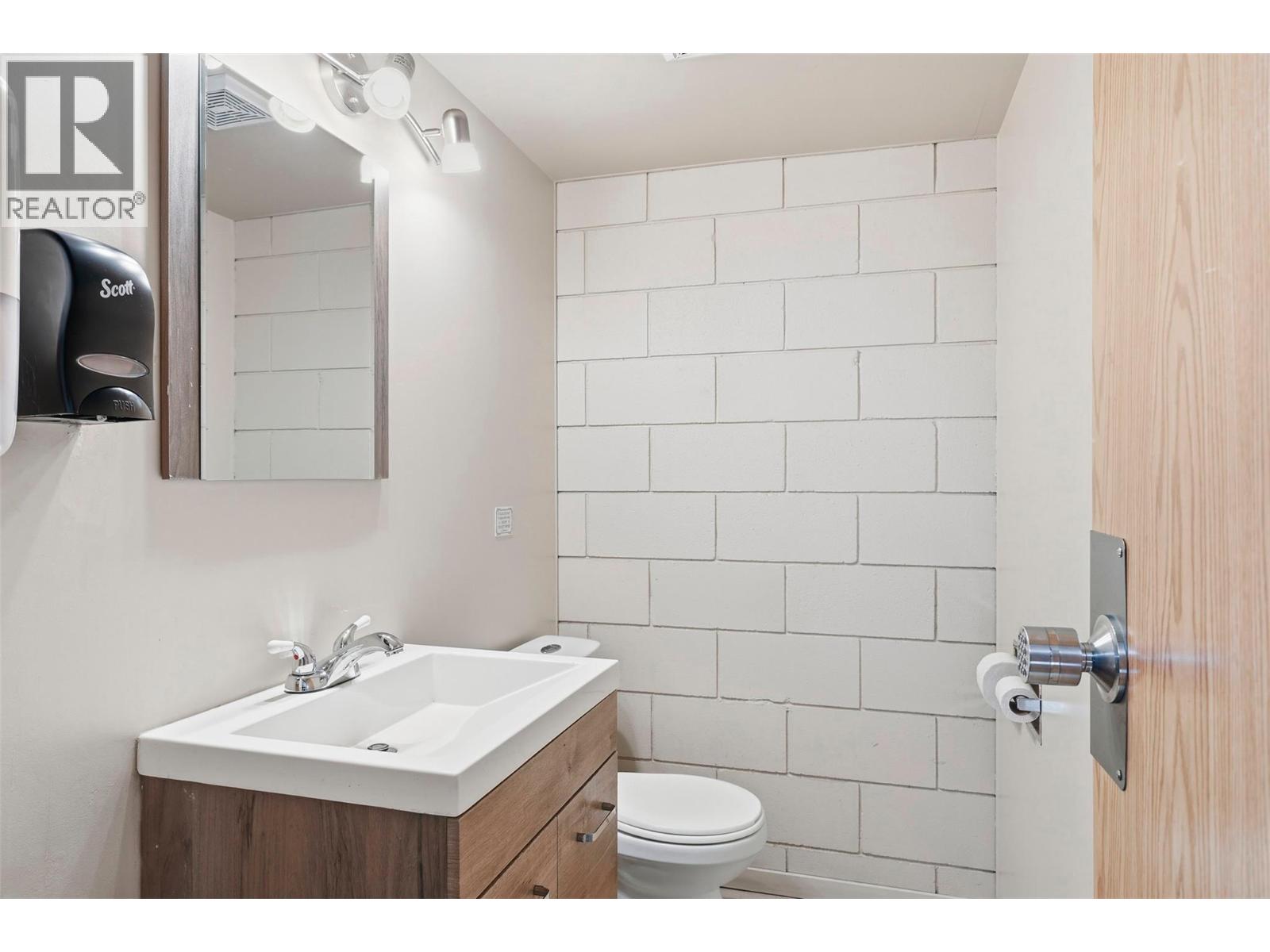 1139 12th Street Unit# 201, Kamloops, British Columbia  V2B 7Z2 - Photo 17 - 10374208