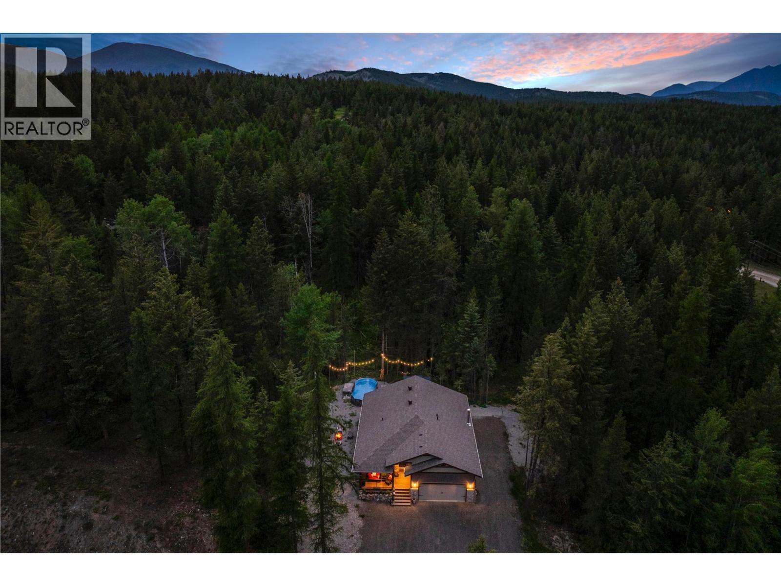 6347 Osprey Landing Court, Wardner, British Columbia  V0B 2J0 - Photo 2 - 10374118