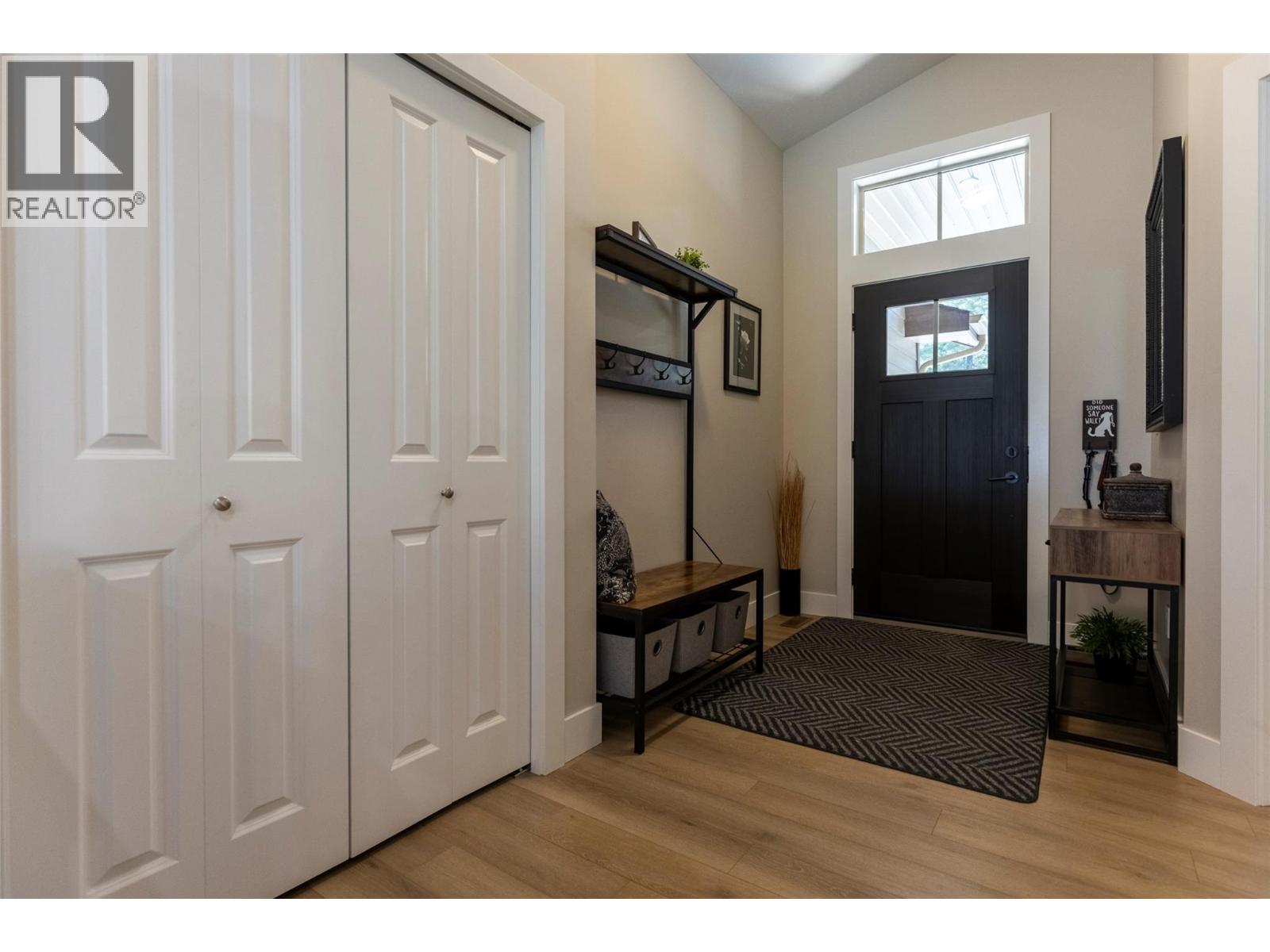 6347 Osprey Landing Court, Wardner, British Columbia  V0B 2J0 - Photo 5 - 10374118