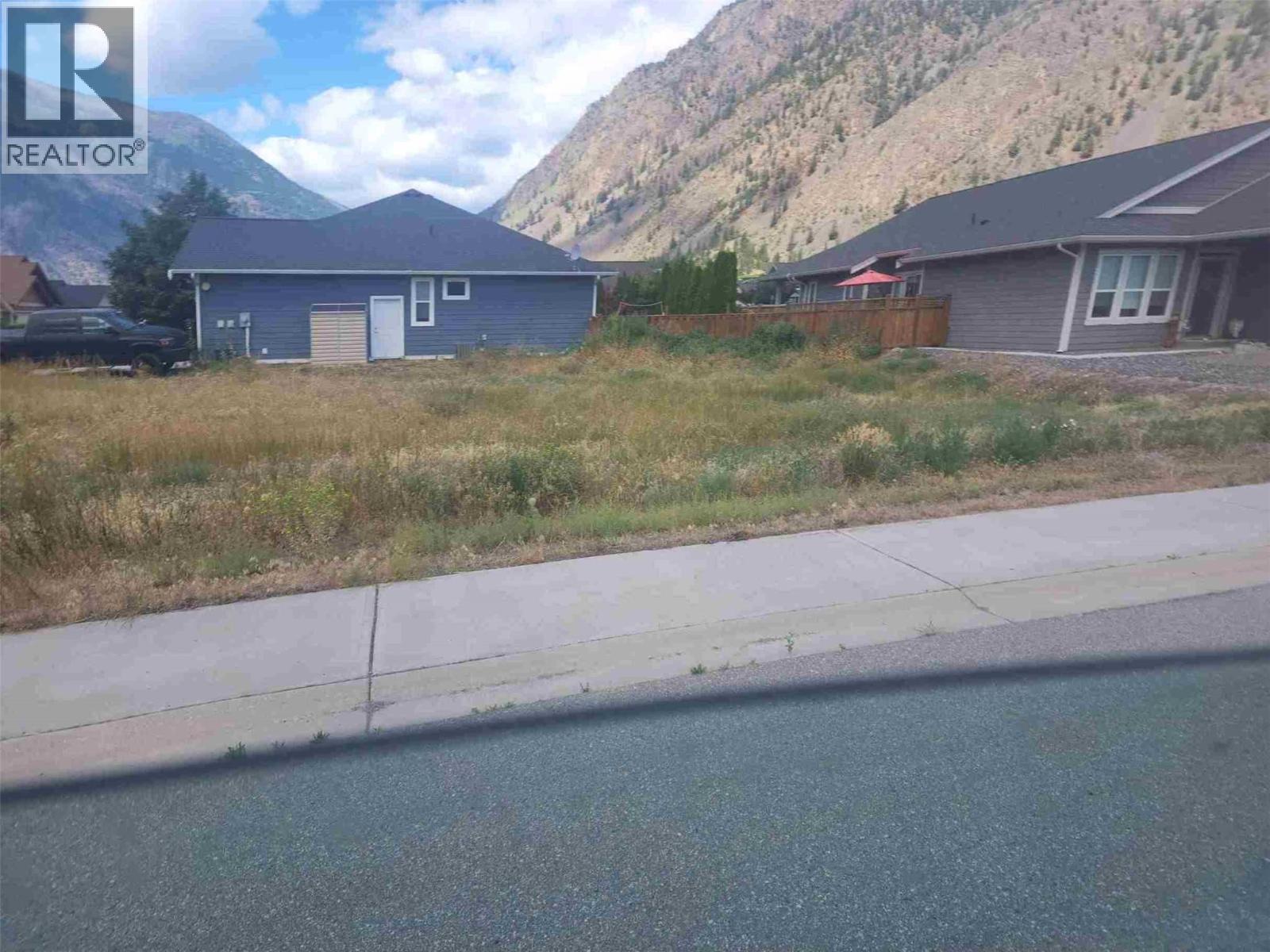 300 Forner Crescent, Keremeos, British Columbia  V0X 1N3 - Photo 1 - 10373858