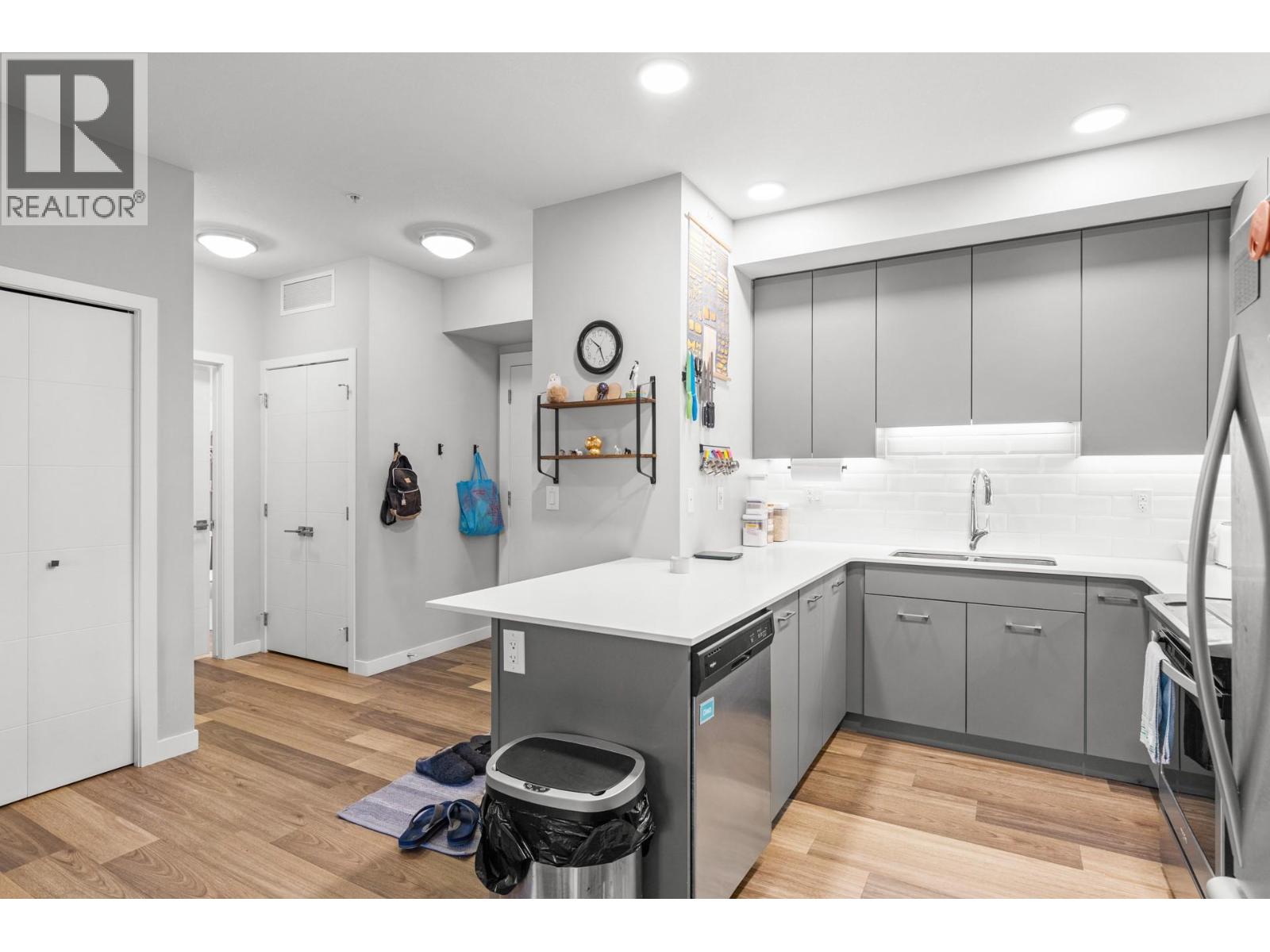 722 Valley Road Unit# 409 Lot# 73, Kelowna, British Columbia  V1V 0E2 - Photo 5 - 10374019