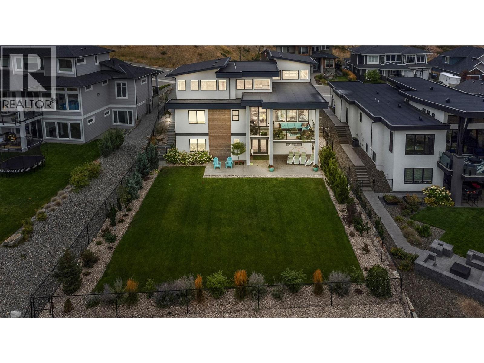 1648 Fawn Run Drive, Kelowna, British Columbia  V1W 5M8 - Photo 3 - 10373619