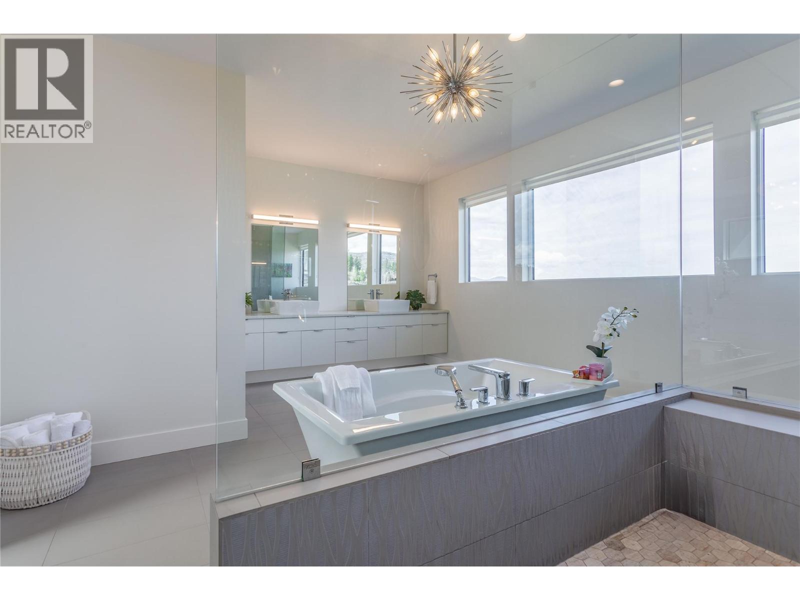 1648 Fawn Run Drive, Kelowna, British Columbia  V1W 5M8 - Photo 49 - 10373619