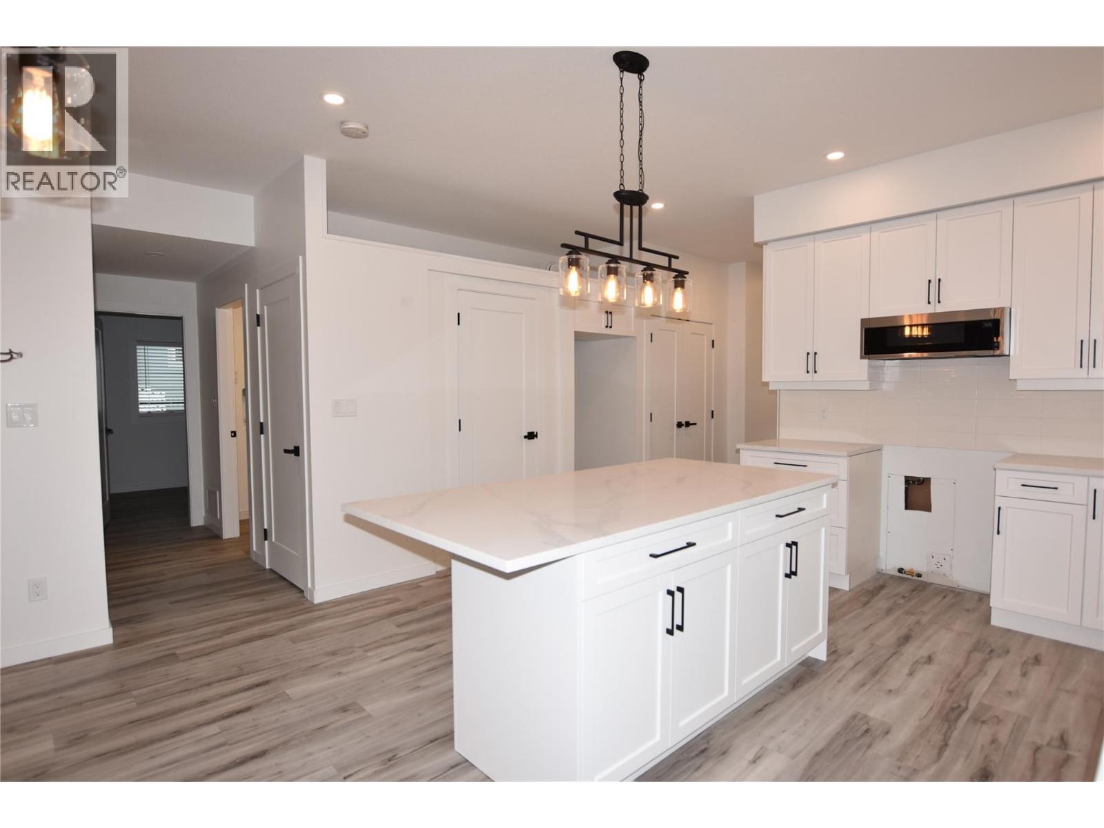 592 Nighthawk Avenue, Vernon, British Columbia  V1H 2A1 - Photo 13 - 10374167