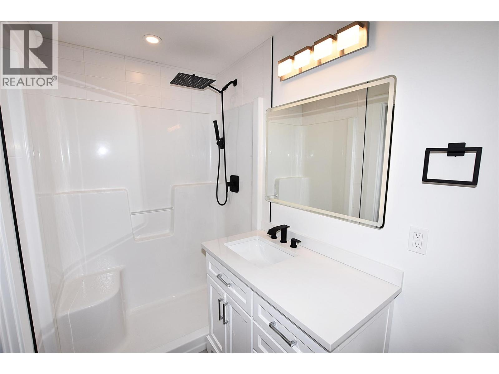 592 Nighthawk Avenue, Vernon, British Columbia  V1H 2A1 - Photo 20 - 10374167