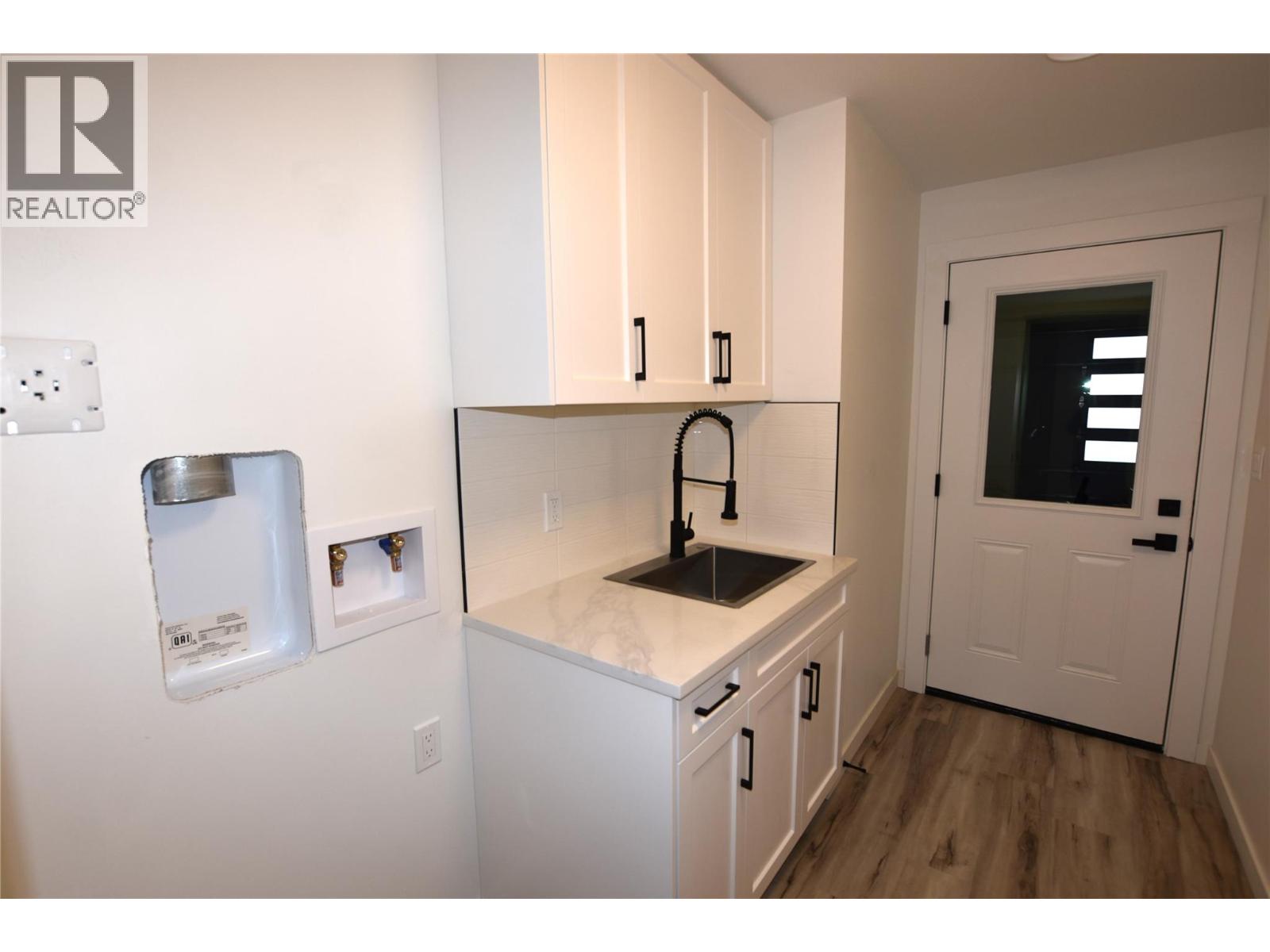 592 Nighthawk Avenue, Vernon, British Columbia  V1H 2A1 - Photo 22 - 10374167