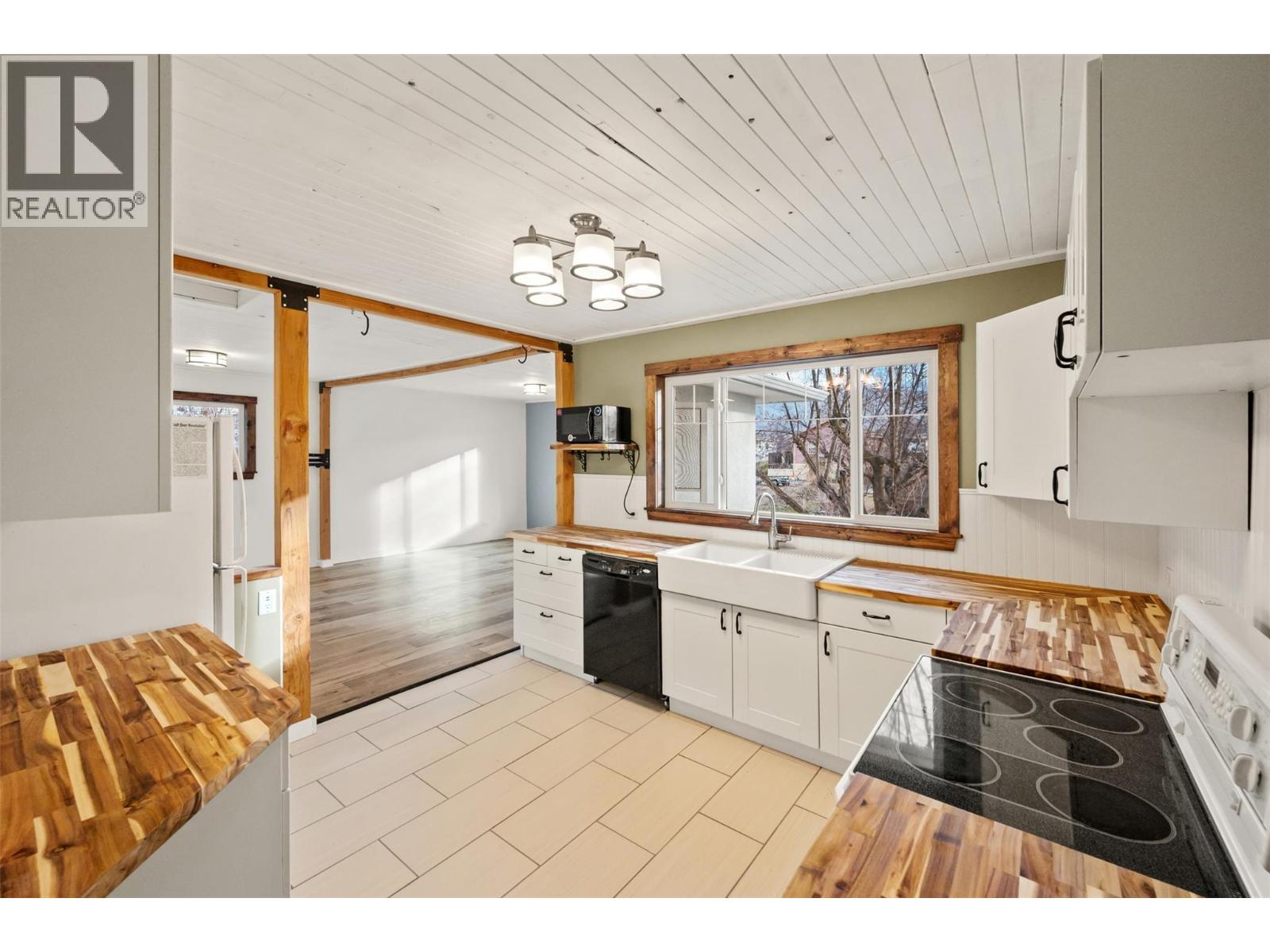 6470 Hollow Street, Oliver, British Columbia  V0H 1T0 - Photo 15 - 10374175