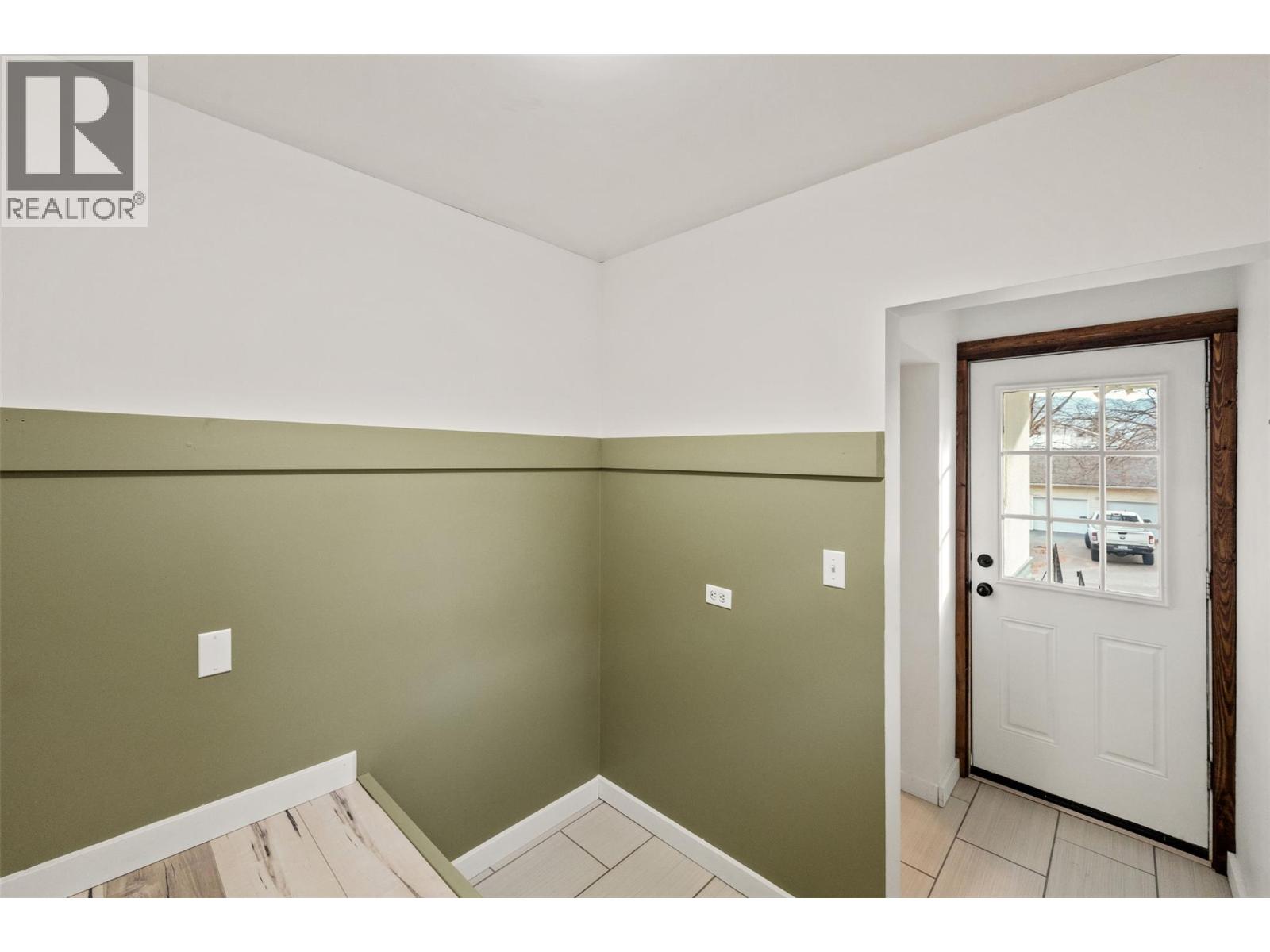 6470 Hollow Street, Oliver, British Columbia  V0H 1T0 - Photo 19 - 10374175