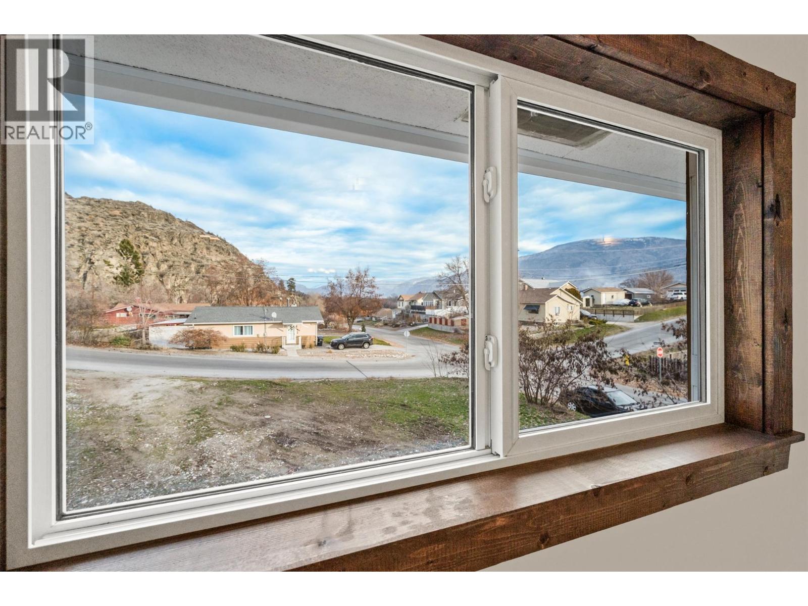 6470 Hollow Street, Oliver, British Columbia  V0H 1T0 - Photo 8 - 10374175