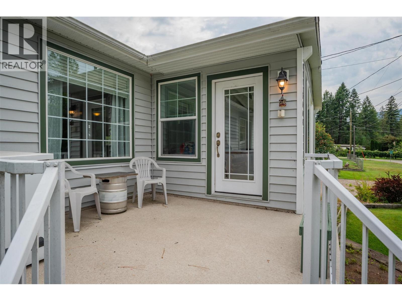 1664 Maida Road, Christina Lake, British Columbia  V0H 1E3 - Photo 45 - 10374273