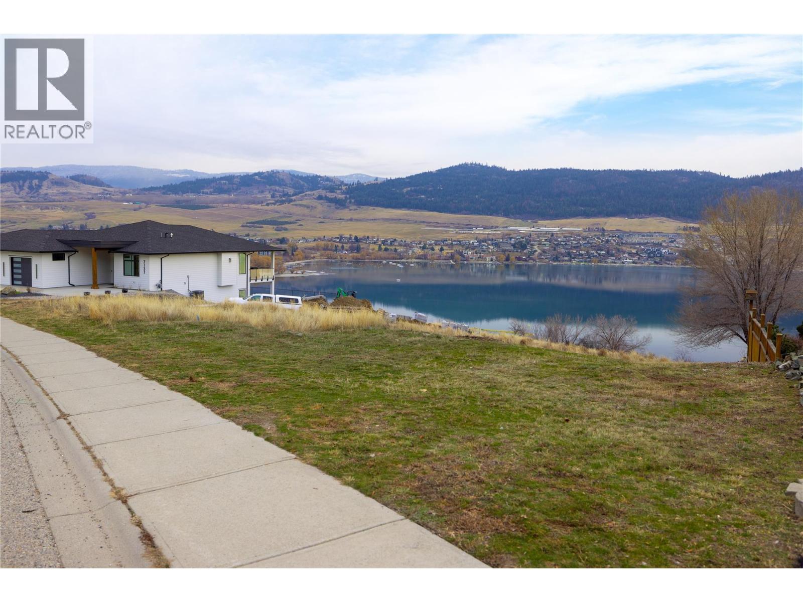 7145 Lakeridge Drive, Vernon, British Columbia  V1H 1Y2 - Photo 4 - 10374145