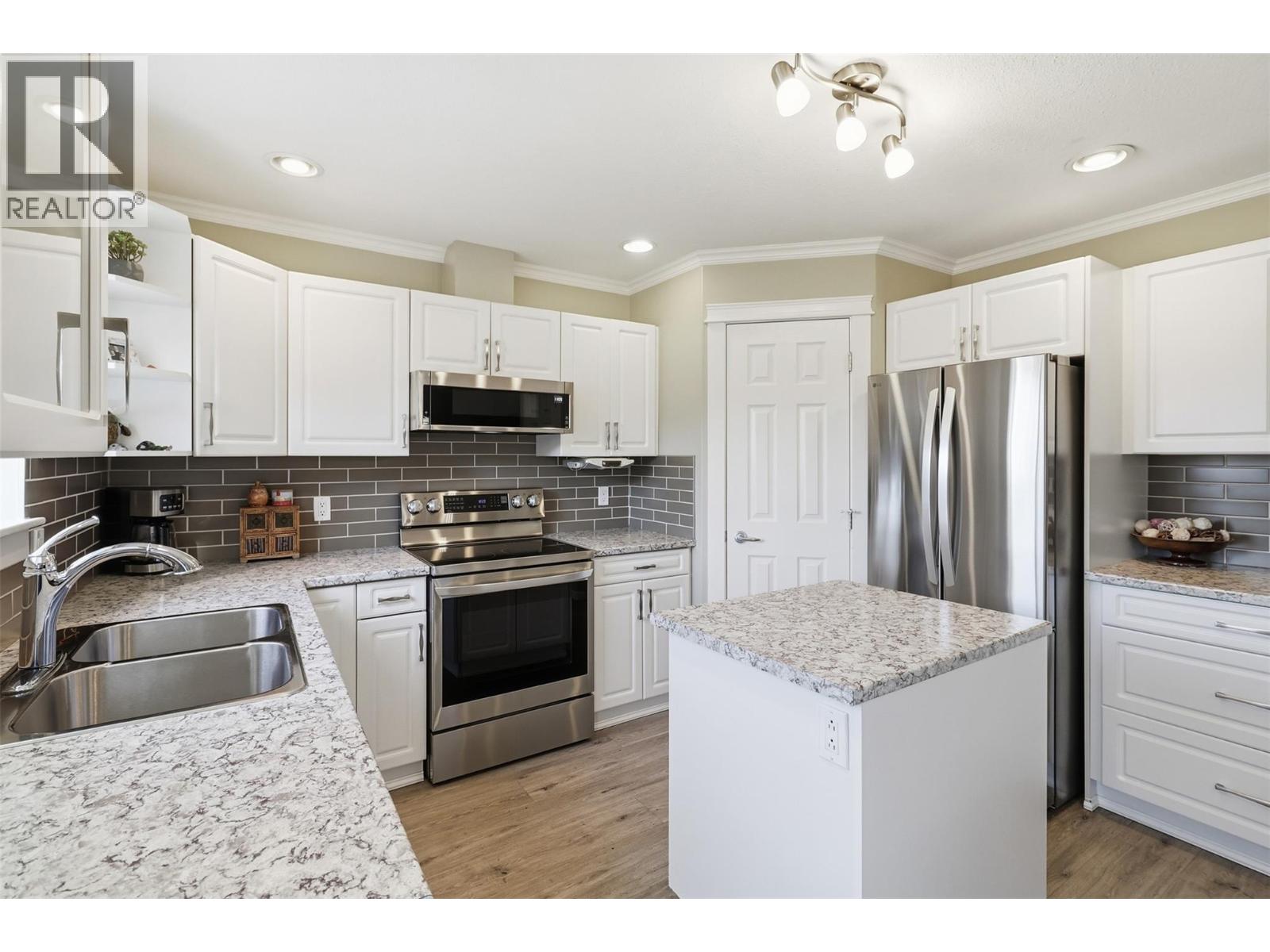 5200 Dallas Drive Unit# 6, Kamloops, British Columbia  V2C 6Y8 - Photo 5 - 10374316
