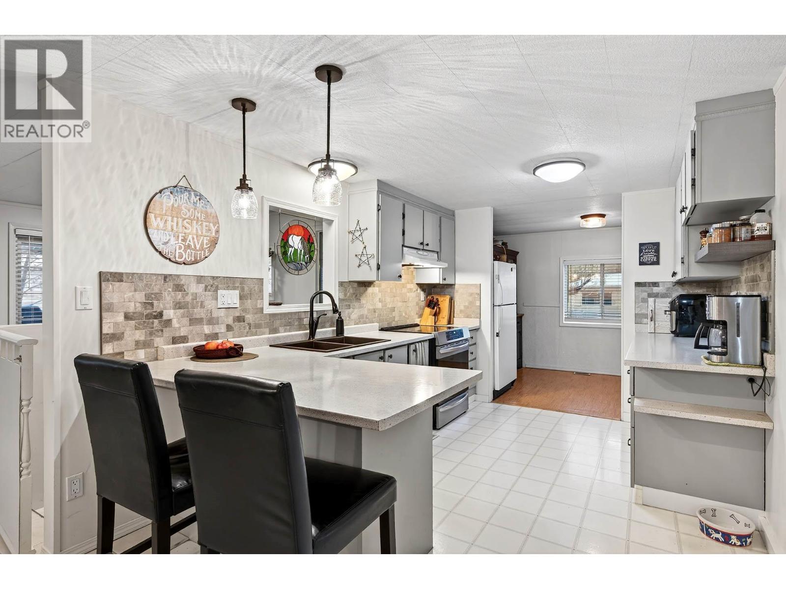 1528 Laveau Road, Kamloops, British Columbia  V0E 2P0 - Photo 9 - 10374061