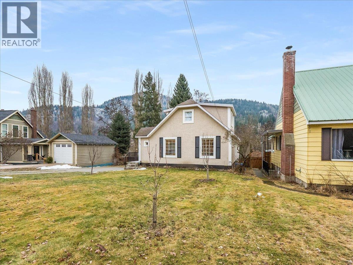 316 Murray Drive, Warfield, British Columbia  V1R 2J4 - Photo 3 - 10374351