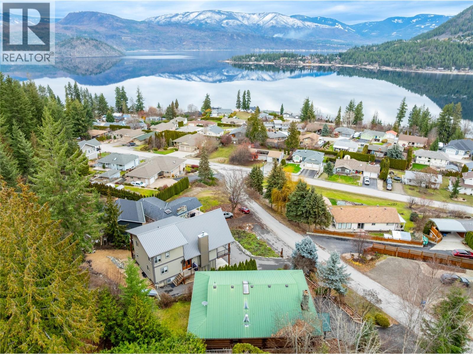 2822 Juniper Crescent, Blind Bay, British Columbia  V0E 1H1 - Photo 3 - 10371819