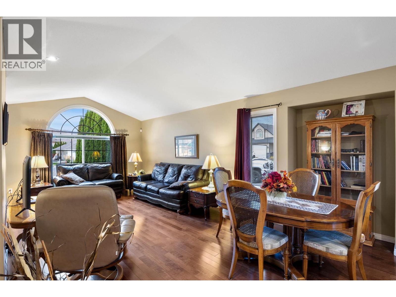 2185 Invermere Place, Kamloops, British Columbia  V2B 0B2 - Photo 6 - 10374232