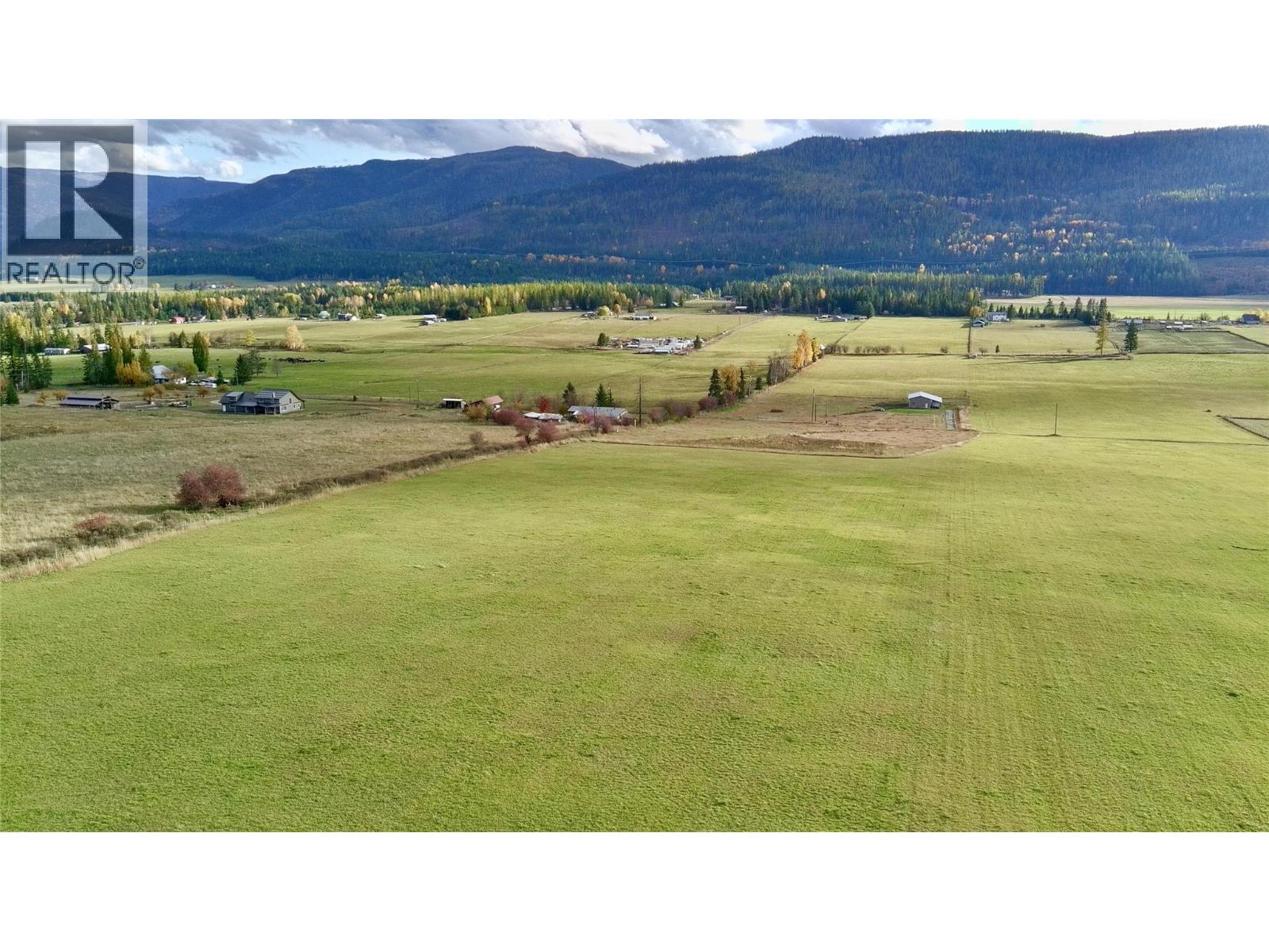 180 Mitchell Road, Cherryville, British Columbia  V0E 2G3 - Photo 4 - 10374230