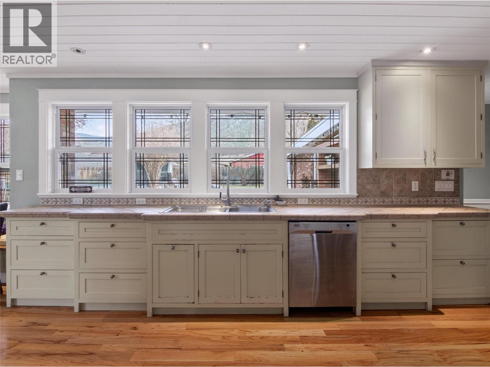 410 Upper Bench Road N, Penticton, British Columbia  V2A 8T4 - Photo 16 - 10374142