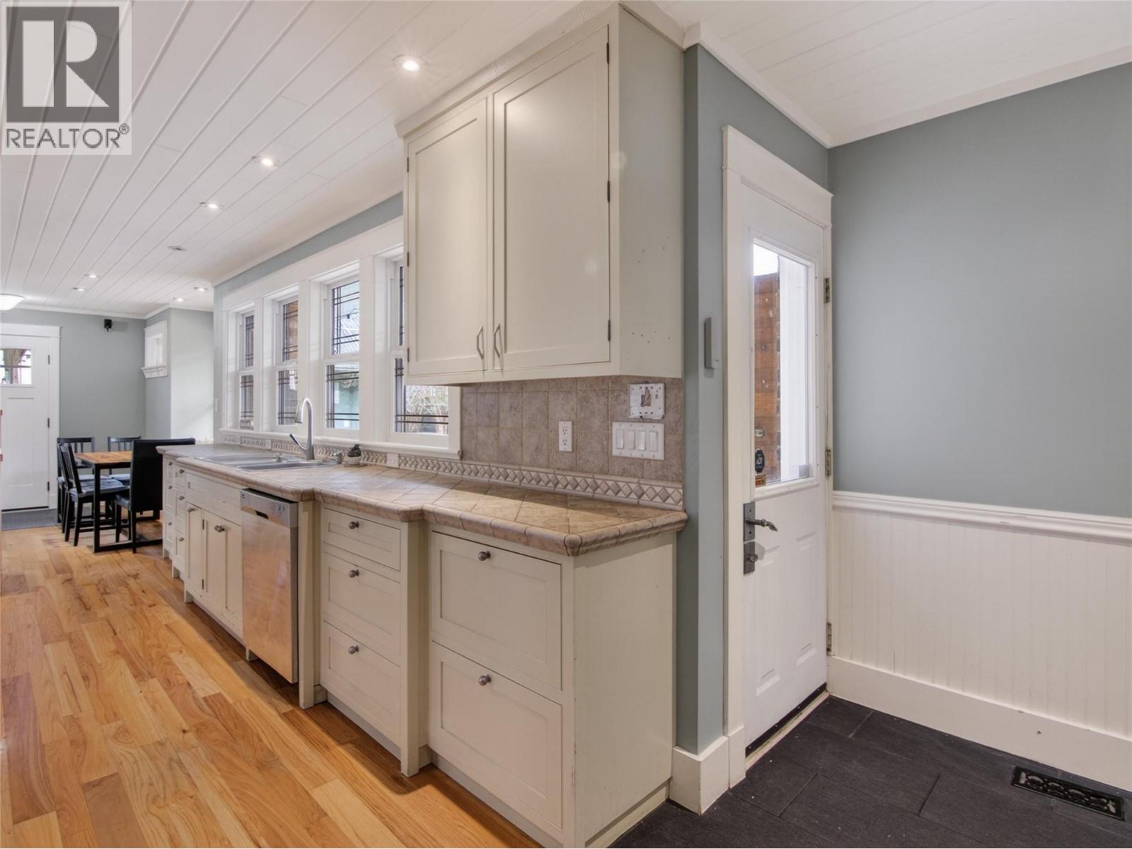 410 Upper Bench Road N, Penticton, British Columbia  V2A 8T4 - Photo 17 - 10374142