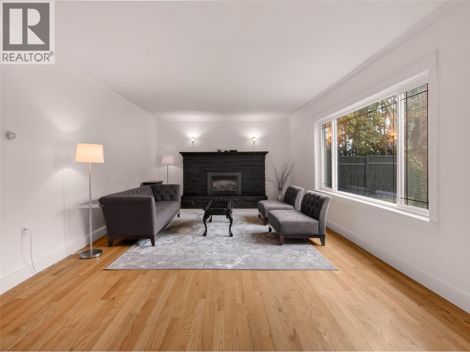 410 Upper Bench Road N, Penticton, British Columbia  V2A 8T4 - Photo 2 - 10374142