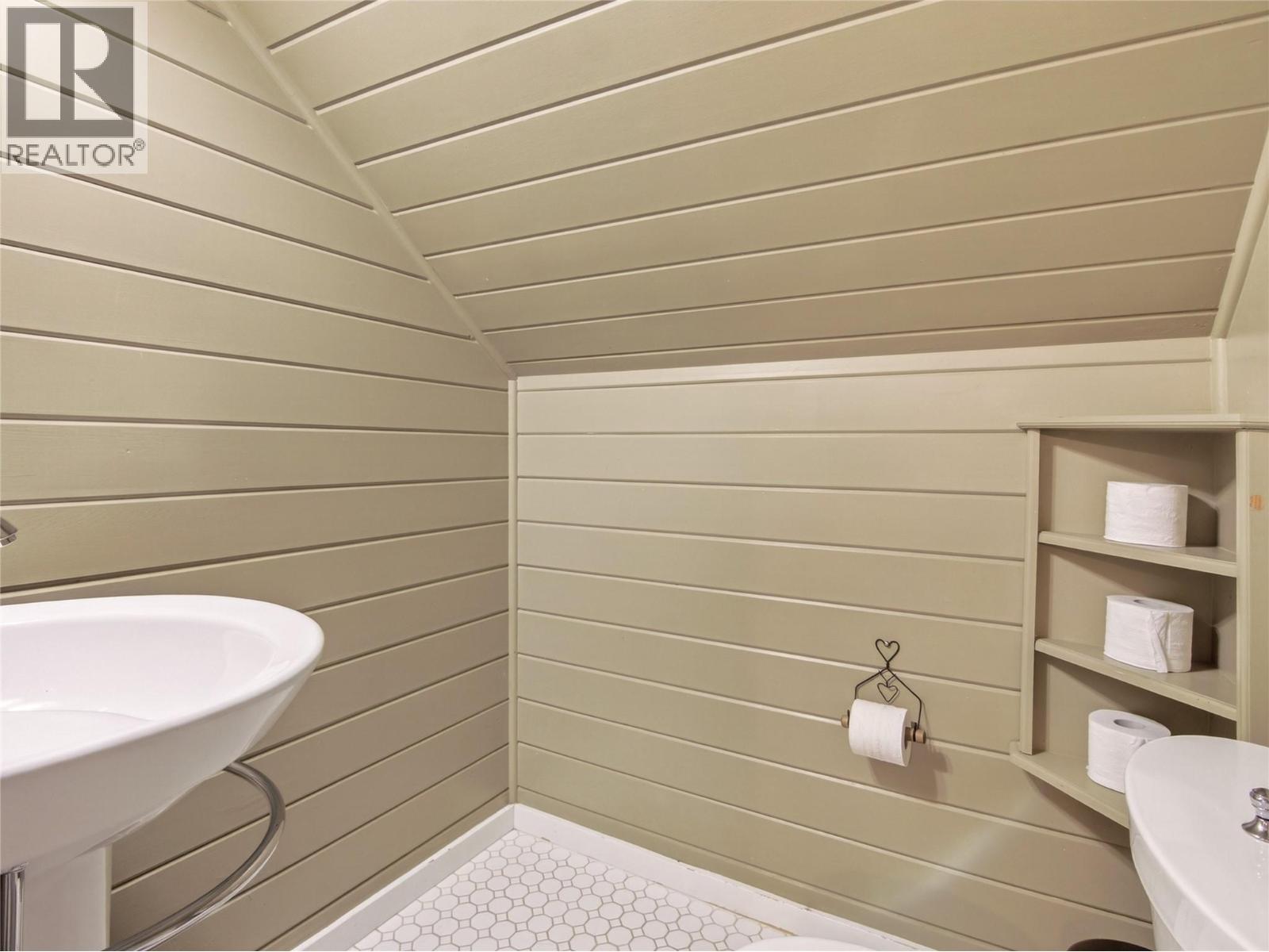 410 Upper Bench Road N, Penticton, British Columbia  V2A 8T4 - Photo 42 - 10374142