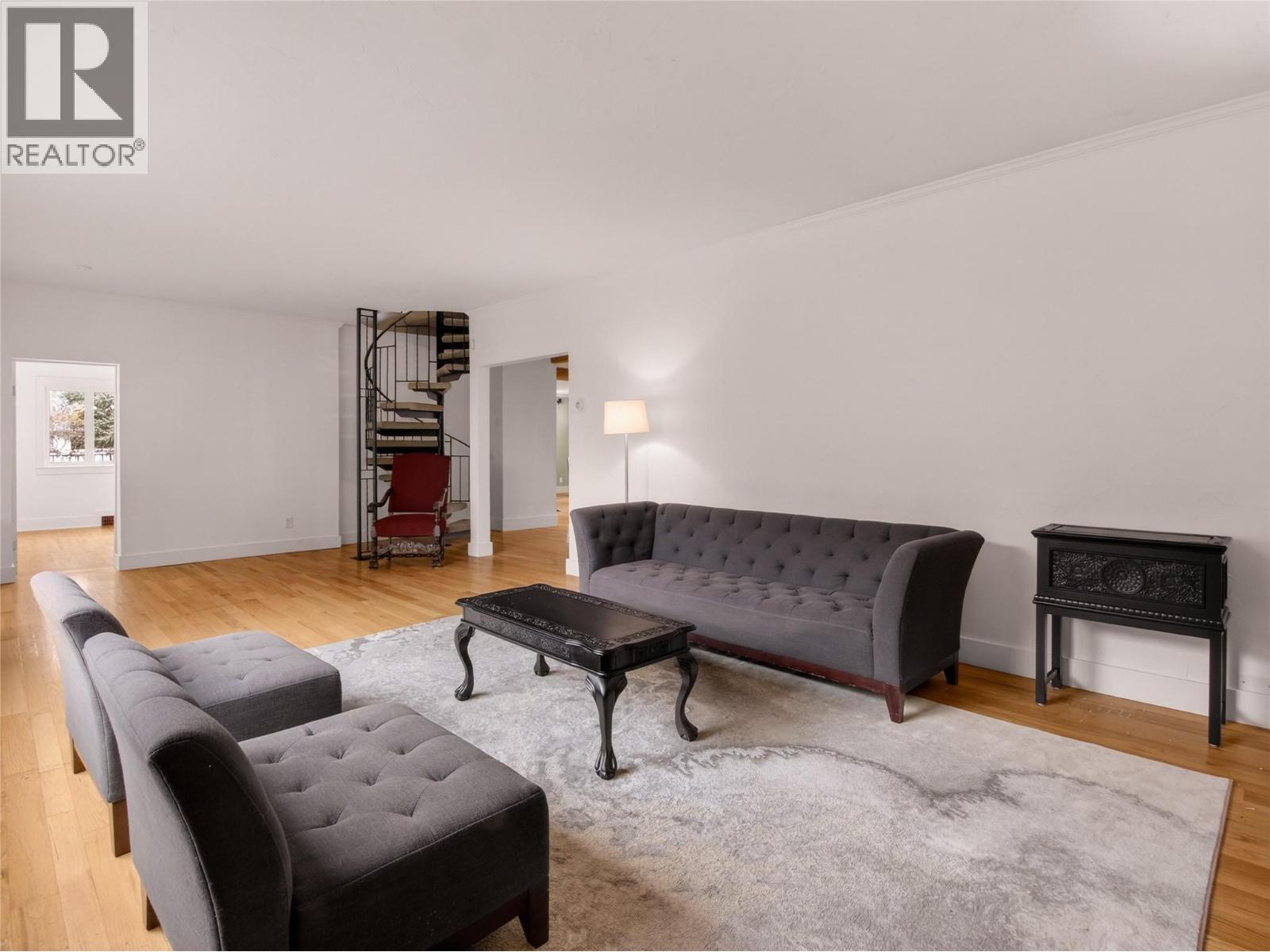 410 Upper Bench Road N, Penticton, British Columbia  V2A 8T4 - Photo 5 - 10374142