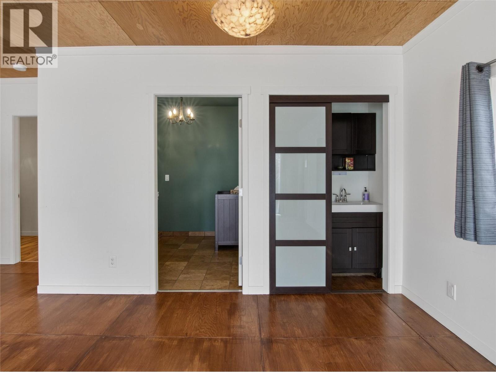 410 Upper Bench Road N, Penticton, British Columbia  V2A 8T4 - Photo 52 - 10374142