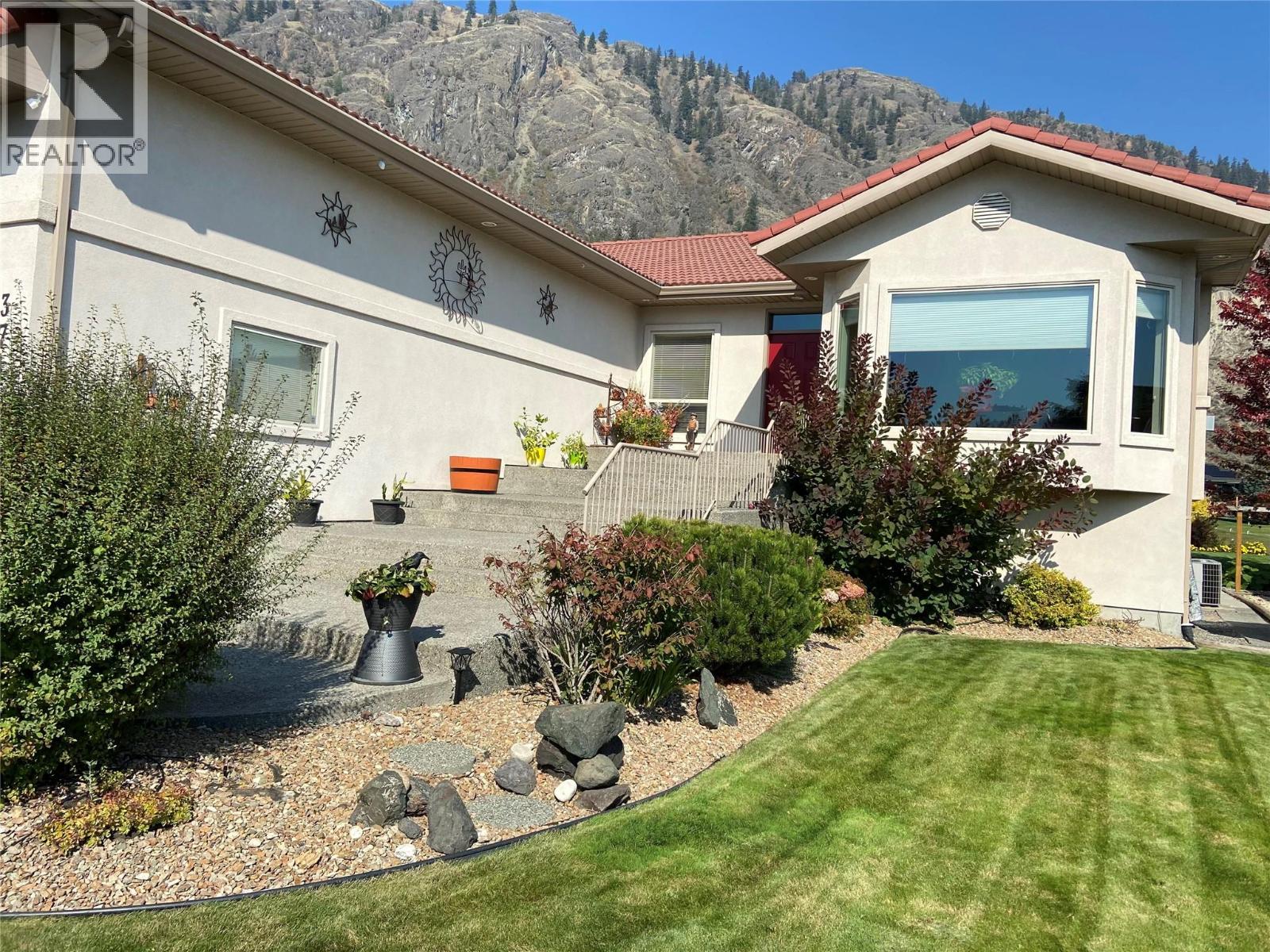 3744 Navatanee Drive, Kamloops, British Columbia  V2H 1S1 - Photo 25 - 10374156