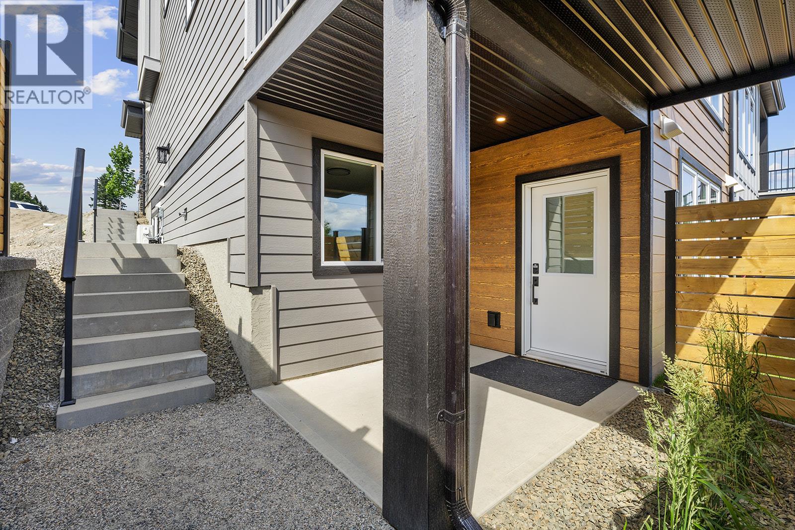 1025 Kitson Court, West Kelowna, British Columbia  V1Z 2G7 - Photo 2 - 10374378