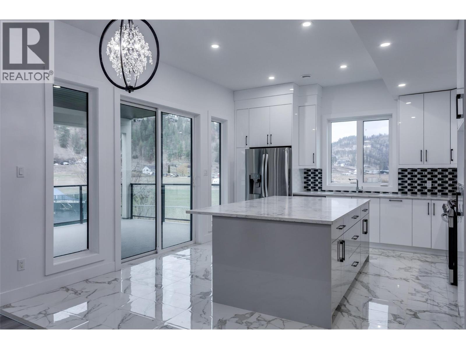 474 Snowsell Street N, Kelowna, British Columbia  V1L 2B3 - Photo 4 - 10373855