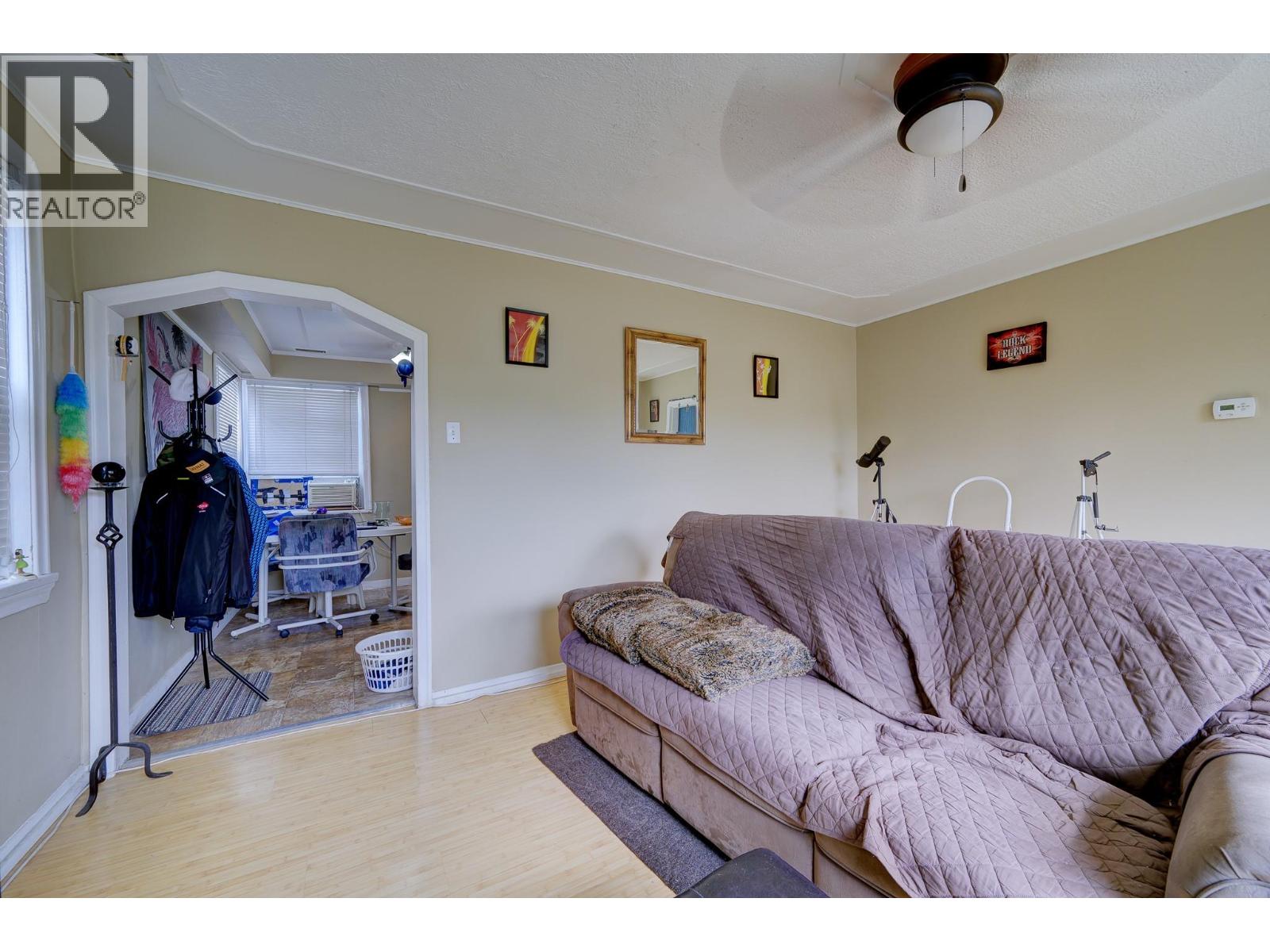 644 Brentwood Avenue, Kamloops, British Columbia  V2B 1P5 - Photo 4 - 10374427
