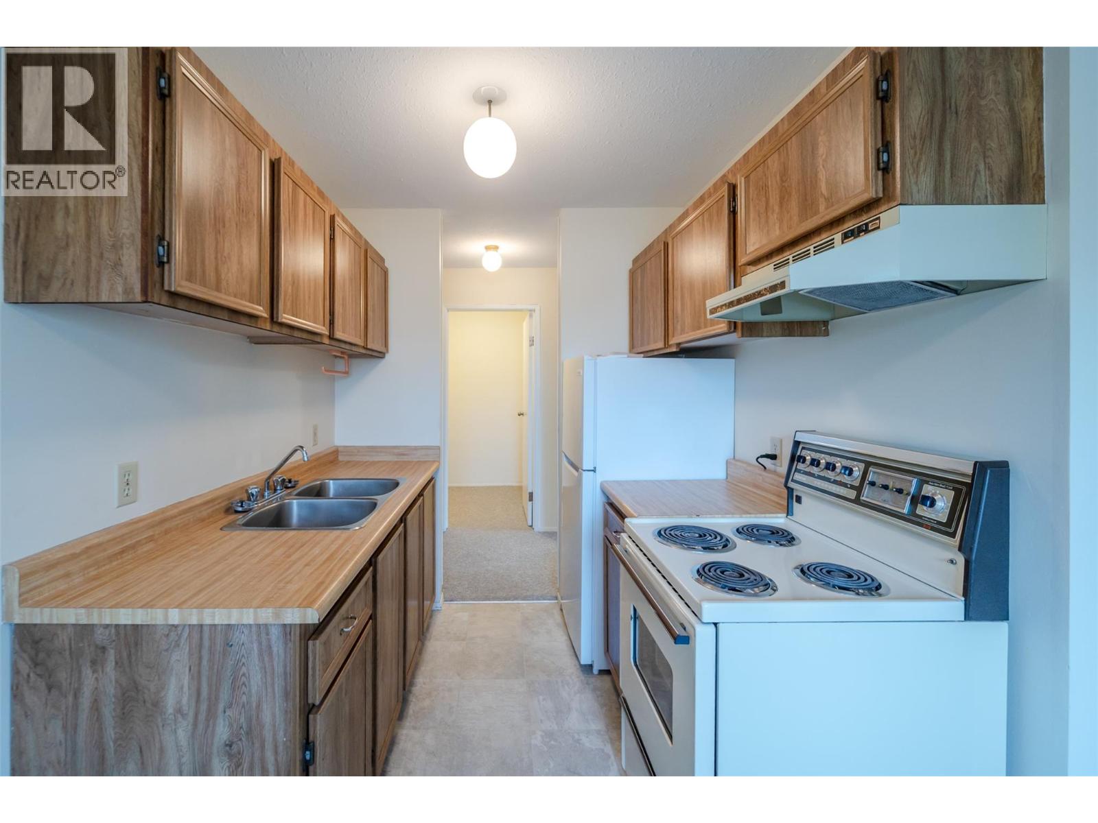 150 Skaha Place Unit# 304, Penticton, British Columbia  V2A 7K1 - Photo 6 - 10373755