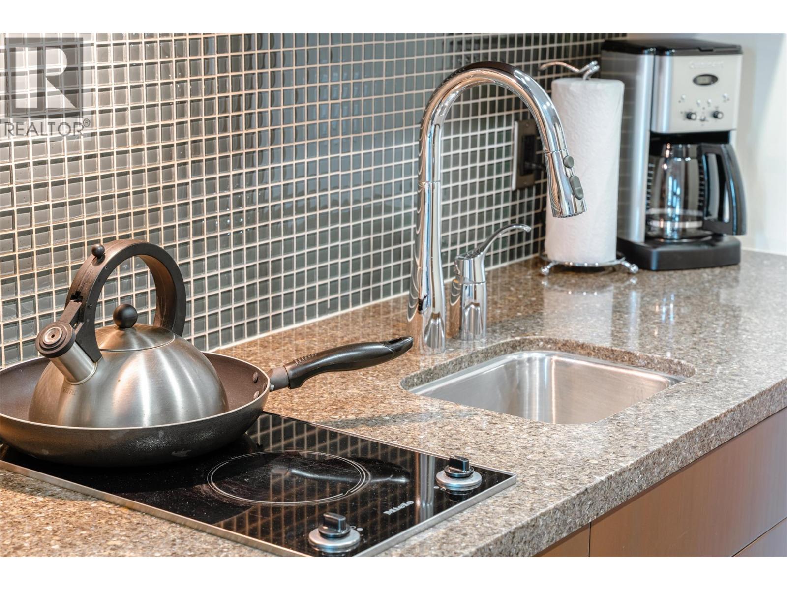 2950 Camozzi Road Unit# 1504, Revelstoke, British Columbia  V0E 2S1 - Photo 12 - 10374380