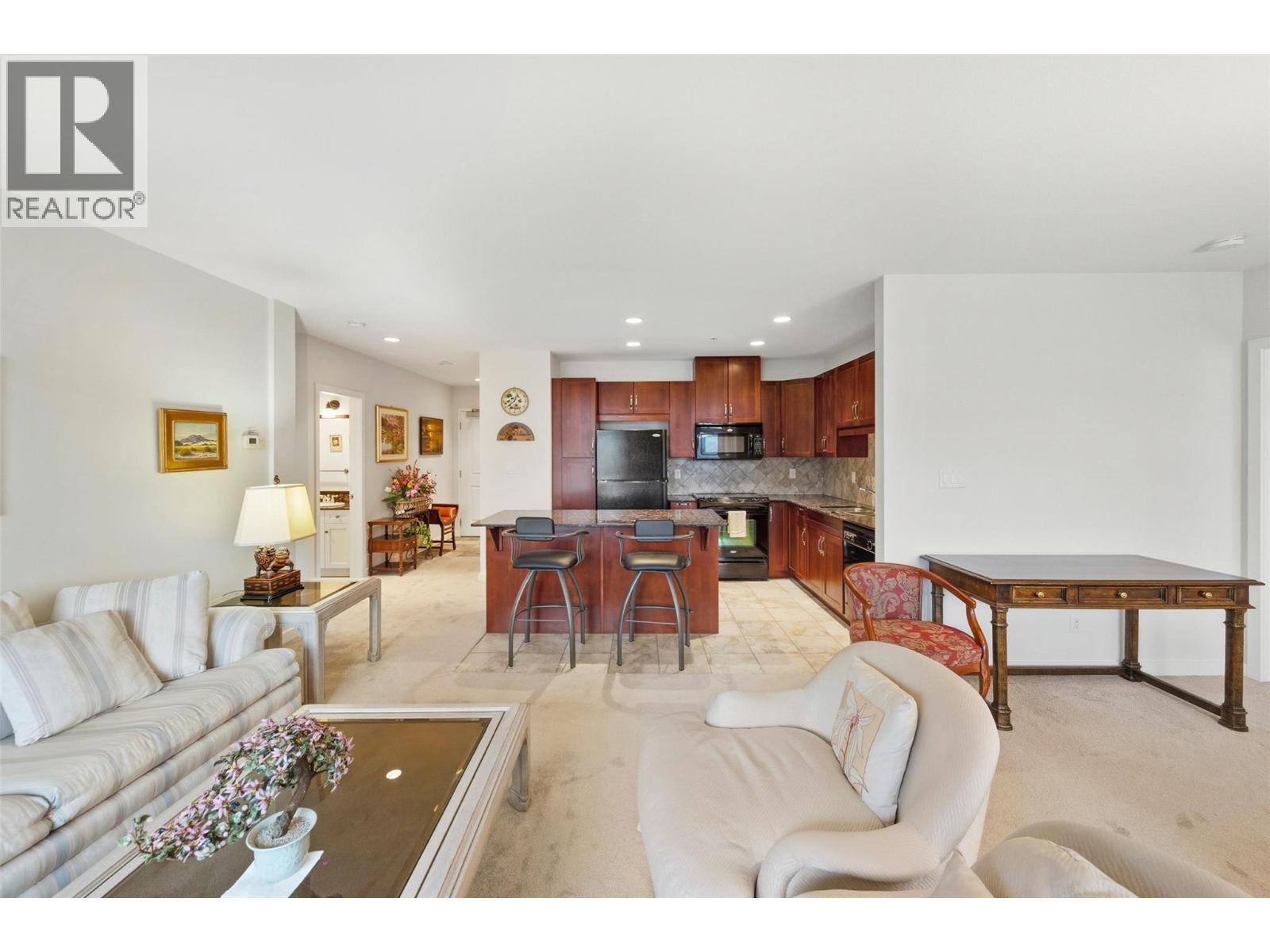 3301 Skaha Lake Road Unit# 704, Penticton, British Columbia  V2A 6G6 - Photo 12 - 10374347