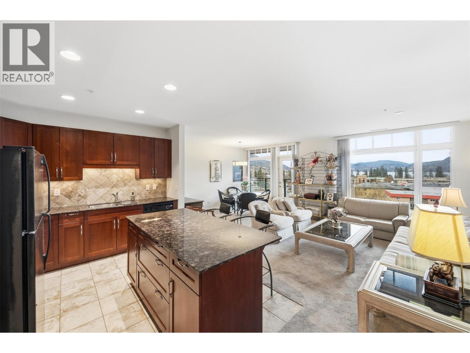 3301 Skaha Lake Road Unit# 704, Penticton, British Columbia  V2A 6G6 - Photo 3 - 10374347