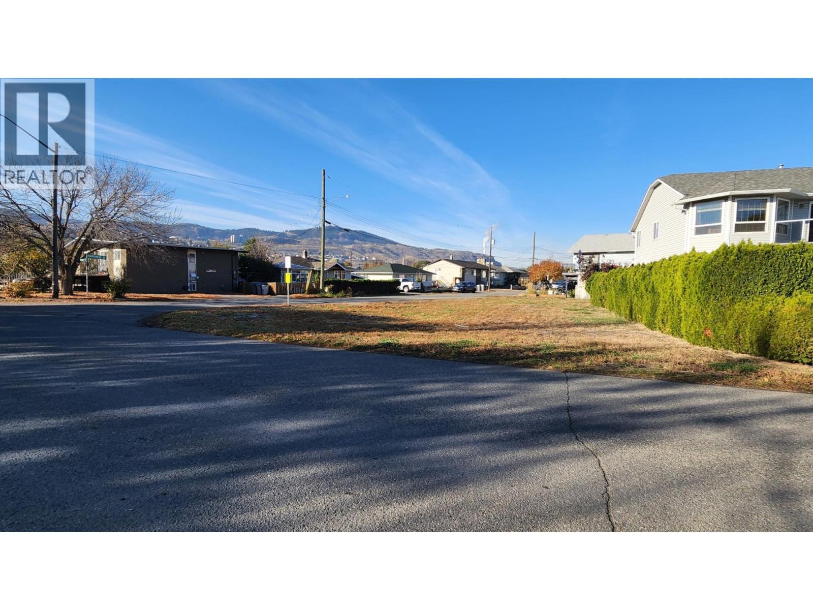 255 Schubert Drive, Kamloops, British Columbia  V2B 2C5 - Photo 3 - 10374403