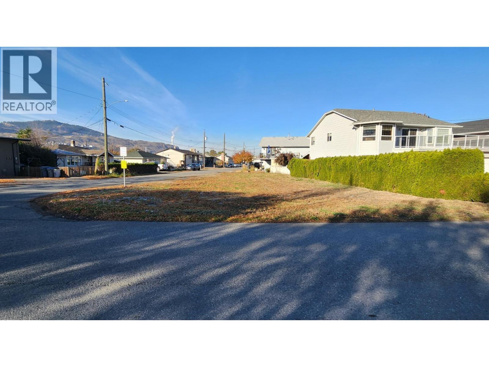 255 Schubert Drive, Kamloops, British Columbia  V2B 2C5 - Photo 4 - 10374403