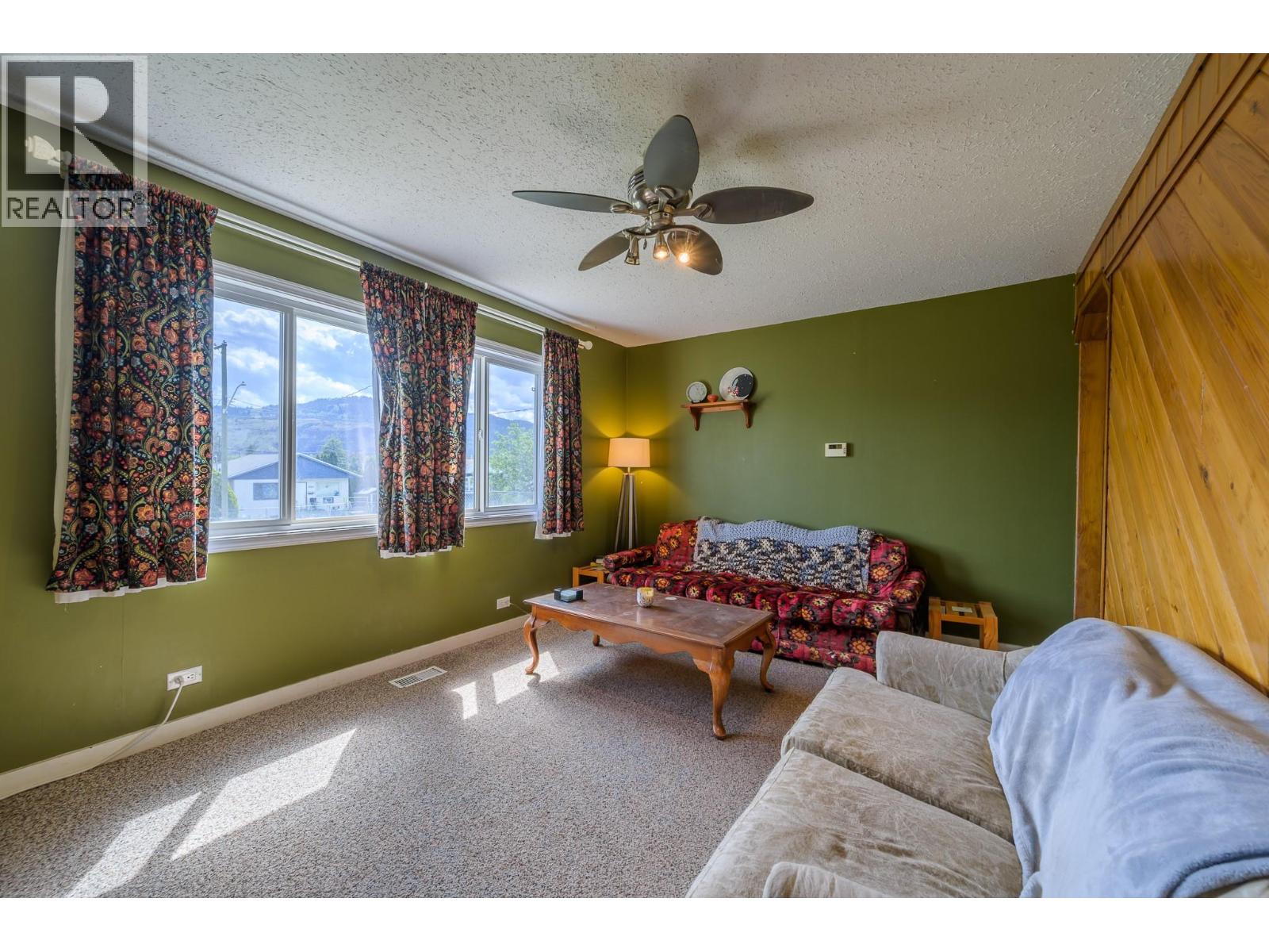 1040 Moncton Avenue, Kamloops, British Columbia  V2B 1S4 - Photo 2 - 10374430