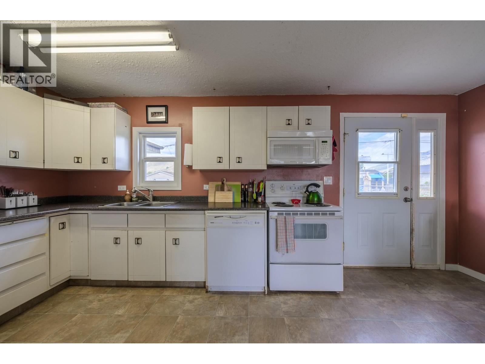 1040 Moncton Avenue, Kamloops, British Columbia  V2B 1S4 - Photo 8 - 10374430