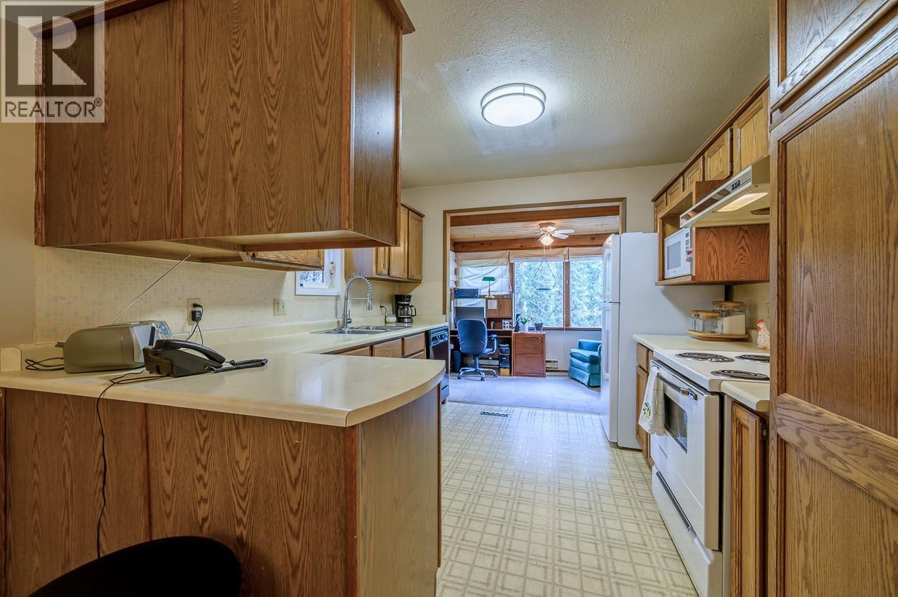 1835 Westsyde Road, Kamloops, British Columbia  V2B 7B9 - Photo 7 - 10374436