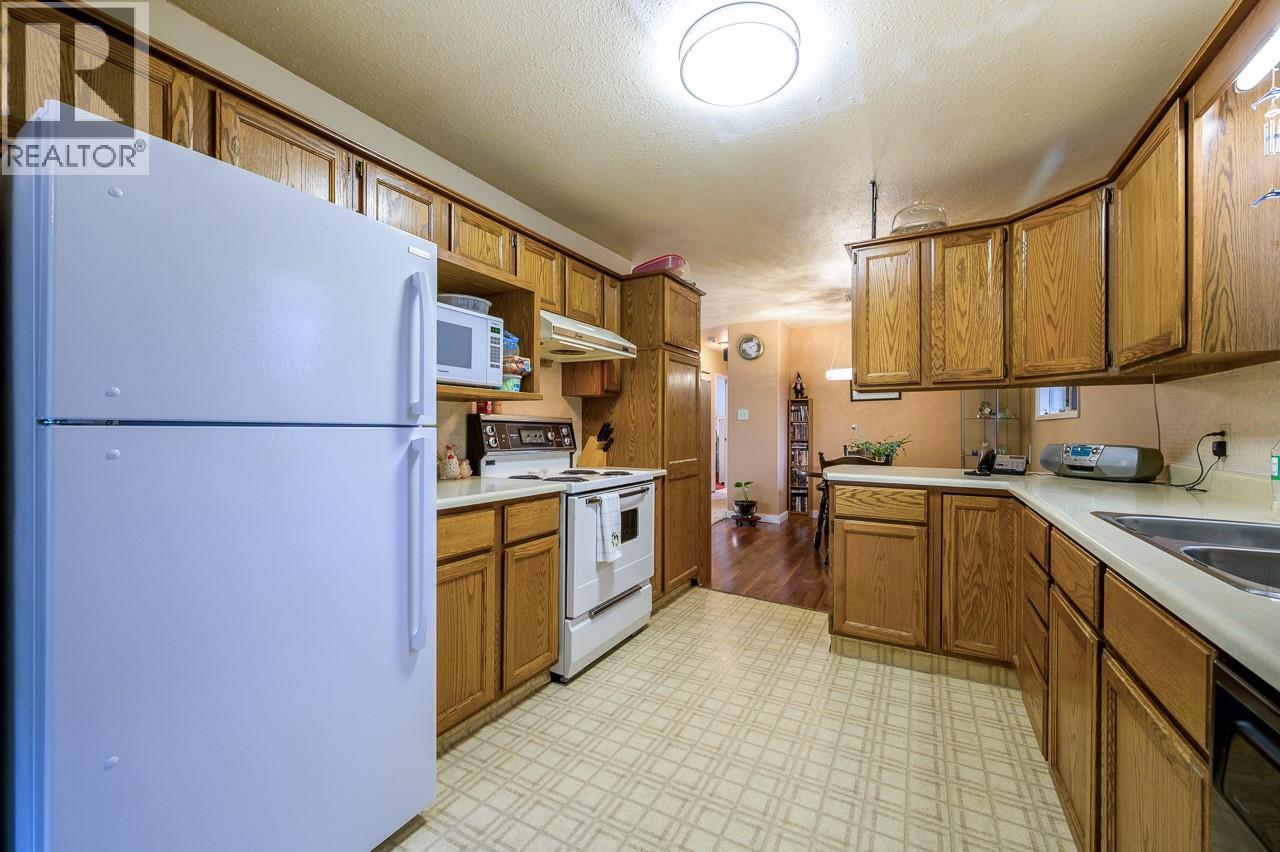 1835 Westsyde Road, Kamloops, British Columbia  V2B 7B9 - Photo 9 - 10374436
