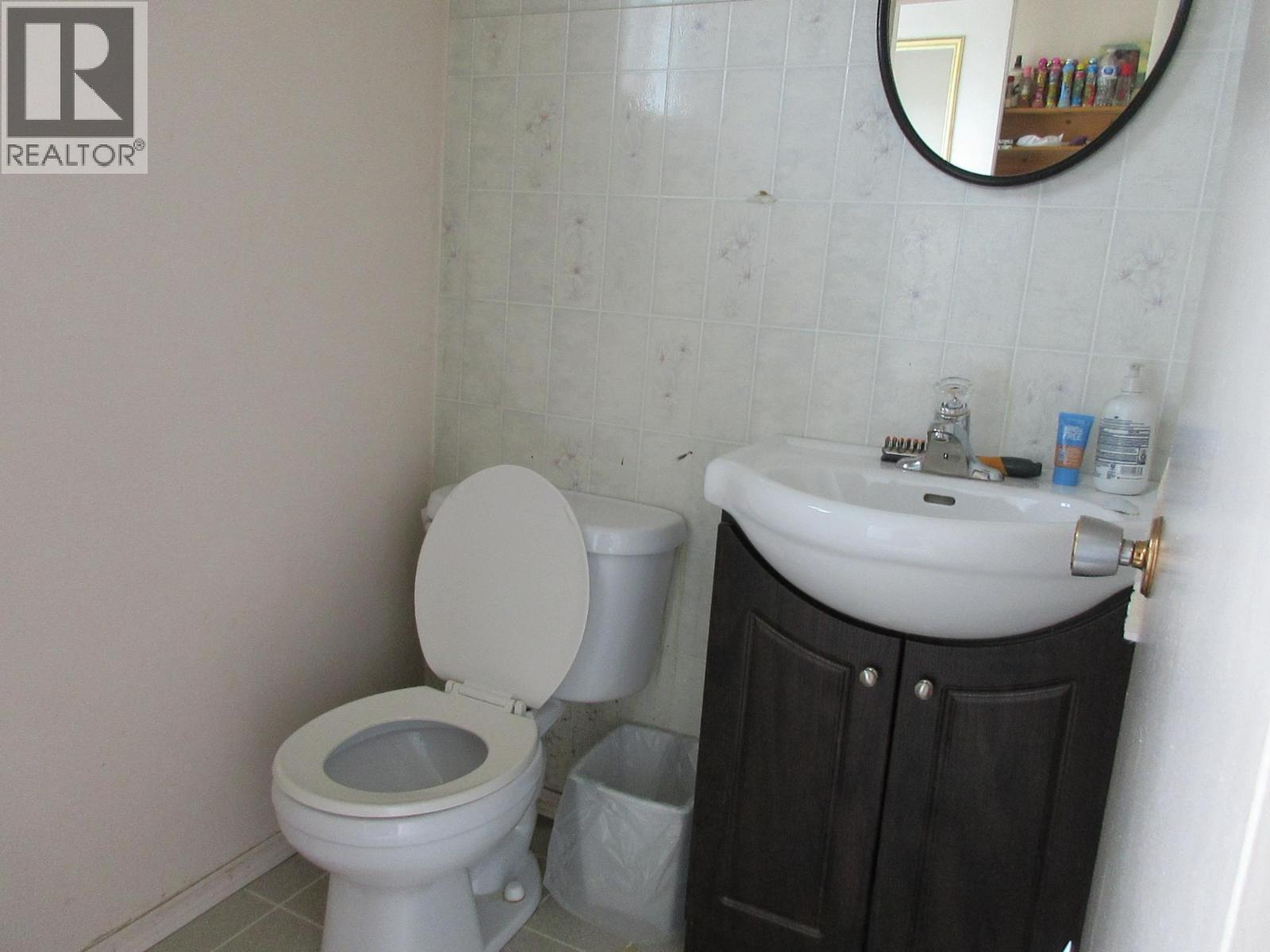 1814 Douglas Street, Merritt, British Columbia  V1K 1G7 - Photo 3 - 10374322