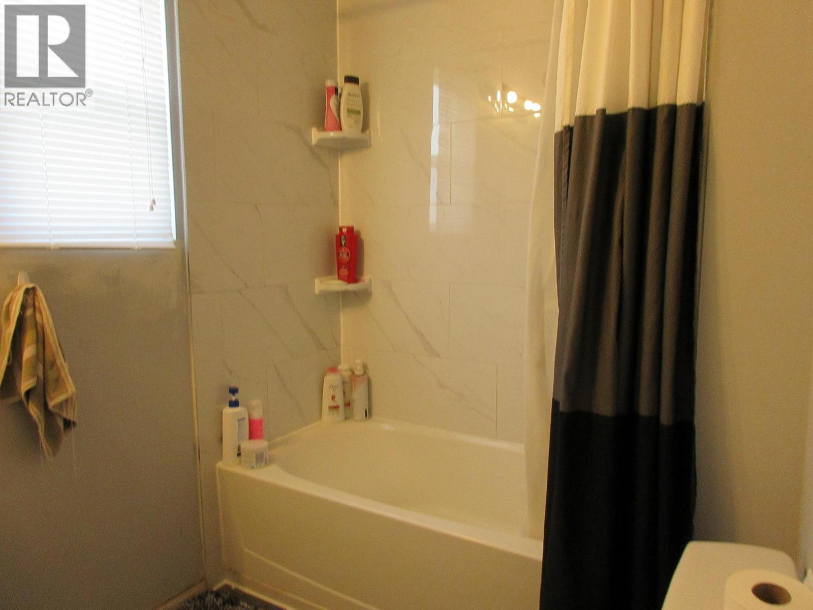 1814 Douglas Street, Merritt, British Columbia  V1K 1G7 - Photo 4 - 10374322