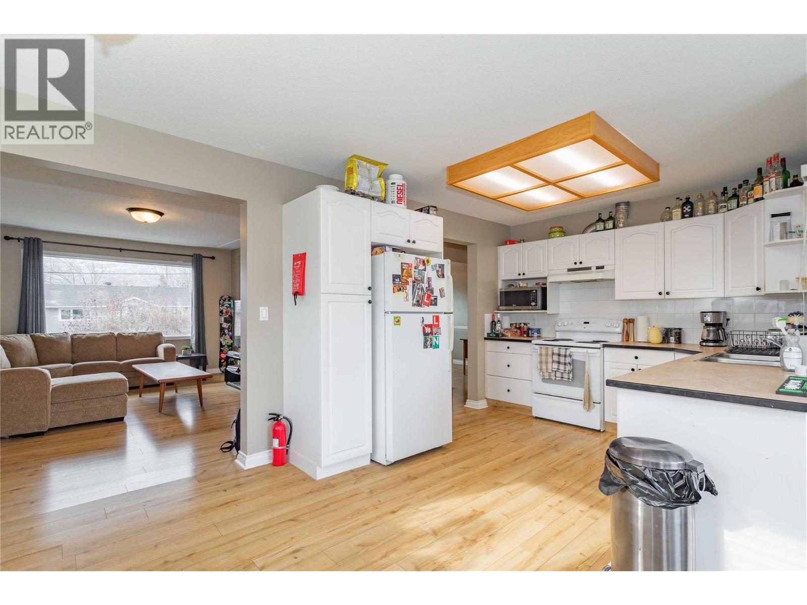 885 Walrod Street, Kelowna, British Columbia  V1Y 2S4 - Photo 6 - 10374368