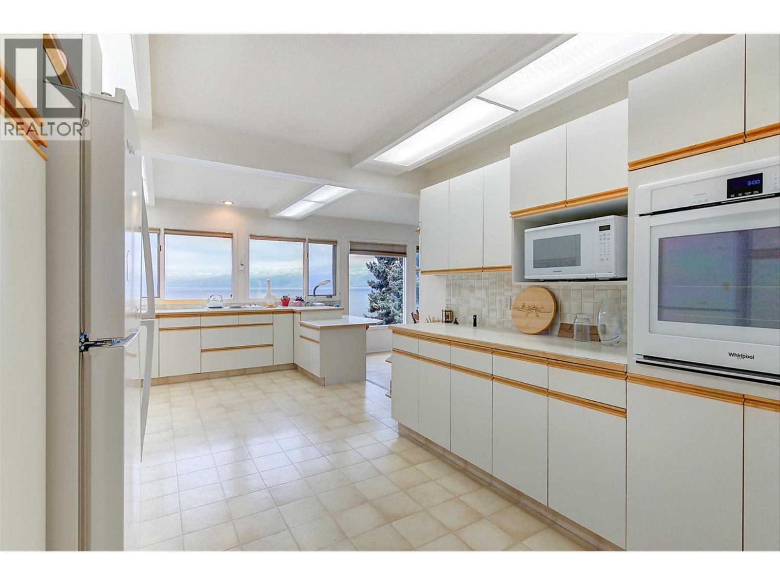 3963 Angus Drive, West Kelowna, British Columbia  V4T 2K1 - Photo 5 - 10374321
