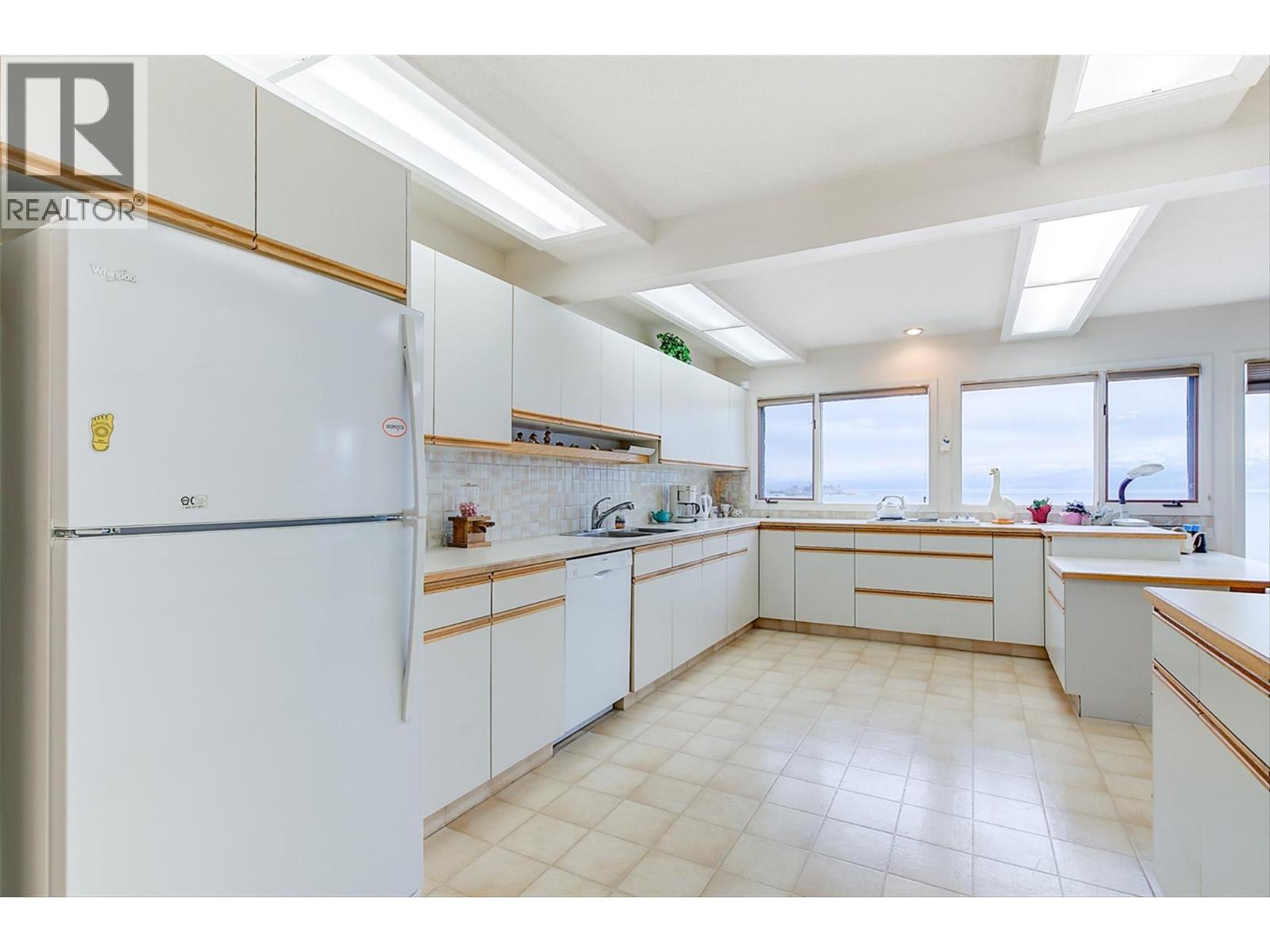 3963 Angus Drive, West Kelowna, British Columbia  V4T 2K1 - Photo 6 - 10374321