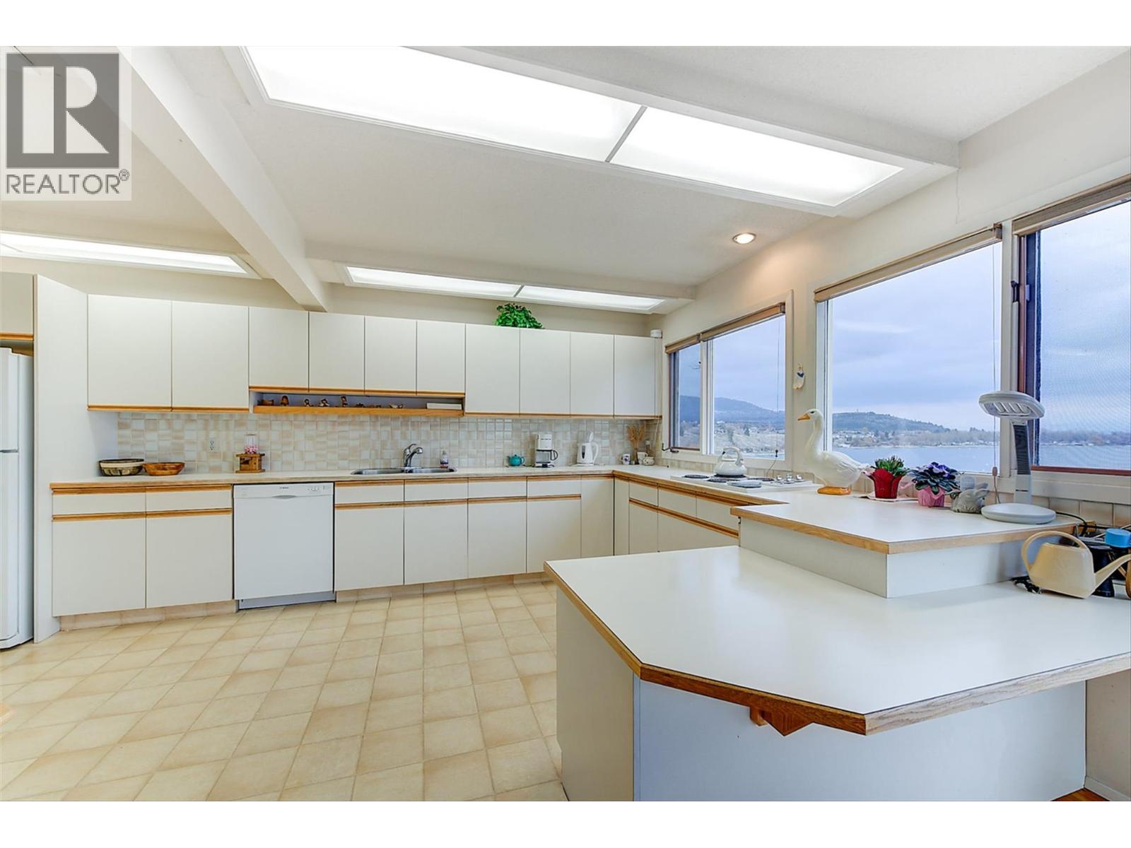 3963 Angus Drive, West Kelowna, British Columbia  V4T 2K1 - Photo 8 - 10374321