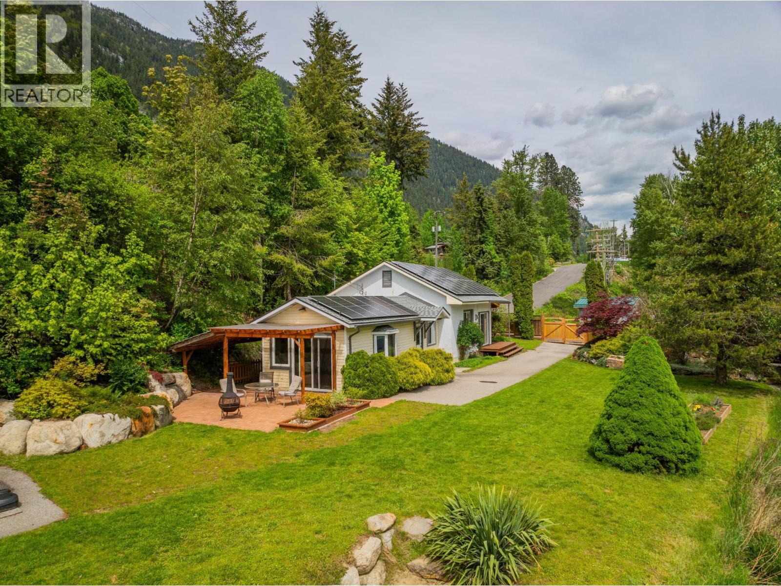 606 Jorgensen Road, Nelson, British Columbia  V1L 6M6 - Photo 8 - 10374461