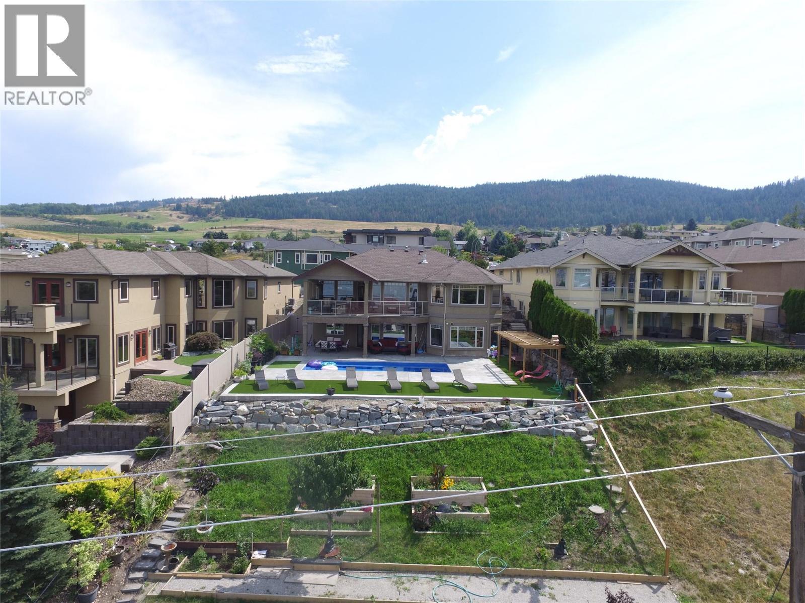 1033 Longacre Place, Vernon, British Columbia  V1H 1H7 - Photo 4 - 10374269